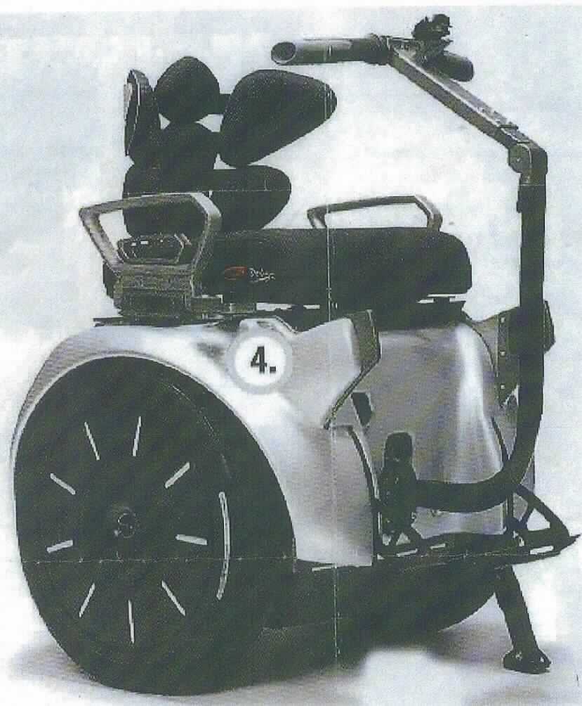 Fahrzeug für Behinderte, sog. einachsiger, selbstbalancierender Elektrorollstuhl, Foto siehe Anlage, 
laut Antrag im Wesentlichen bestehend aus:
- einem Fahrgestell, auf dem sich ein speziell geformter Sitz befindet,
- zwei seitlichen Rädern, 
- zwei Fußstützen zum Stabilisieren der Beine, 
- abklappbaren Standfüßen,
- zwei umlegbaren Armstützen,
- einer abnehmbaren Lenkstange,
- einem funkgestütztem sog. Infokey Controller (elektronische Steuereinheit mit Ein- und Ausschaltknopf, 
  Alarmanlage mit Wegfahrsperre und Fahrdatenanzeige),
- mit Vorrichtung zur mechanischen Fortbewegung (Elektromotor und elektrischem Akkumulator),
- die Rücklehne, die Fußstützen, der Sitz und der Lenker sind durch zahlreiche Einstellmöglichkeiten 
  an nahezu jede Körpergröße und Behinderungsgrade speziell anpassbar,
- selbstbalancierend auf Basis eines sog. redundanten Sensorennetzwerk (u.a. mit Gyroskopen), 
  das permanent die Lage des Rollstuhls überwacht, so dass ein Umkippen verhindert wird,
- wird durch Schwerpunktverlagerung des Oberkörpers gesteuert und mittels der Lenkstange gelenkt,
- stellt sich aufgrund der Herstellerkonzeption als Moblitätshilfe zur Beförderung einer gehbehinderten 
  Person dar.

"Fahrzeug für Behinderte, mit einer Vorrichtung zur mechanischen Fortbewegung"
