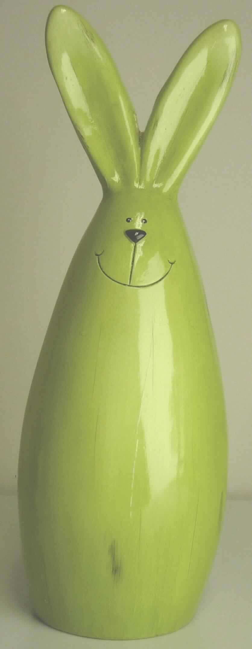 Angaben:
Deko Hase groß, 2870457; Material: Polyresin (m); Größe: 14,7 x 13,7 x 41,3 cm.

Warenbeschaffenheit:
Grüner, stilisierter Hase. Der Artikel enthält augenscheinlich Fasern. 

Nach dem Ergebnis der Untersuchungen besteht der Artikel aus Magnesiazement mit Fasern.

Befund:
Asbestzement, Cellulosezement oder dergleichen, keinen Asbest enthaltend, andere