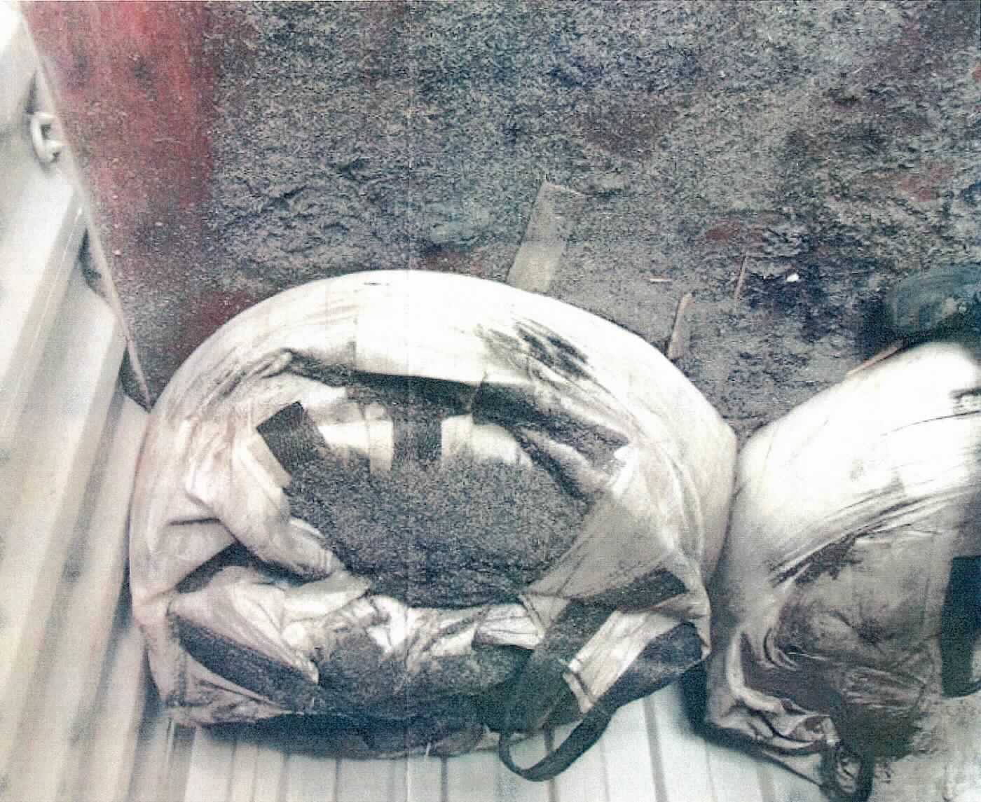 Abfall und Schrott aus Kupfer

Bei der Ware handelt es sich nach den Antragsunterlagen um Schrotte und Späne (Drehspäne, Feinspäne etc.) aus einer Kupfer-Nickel-Legierung mit gewichtsmäßig überwiegendem Kupfergehalt. Das Erzeugnis fällt nach den Angaben beim Zerspanungsprozess an, z.B. bei der Herstellung von Profilen.

Die Ware ist nach ihrer Beschaffenheit als Abfall und Schrott aus anderen Kupferlegierungen als aus Kupferzinklegierungen (Messing) in den TARIC-Code 7404 0099 00 einzureihen.