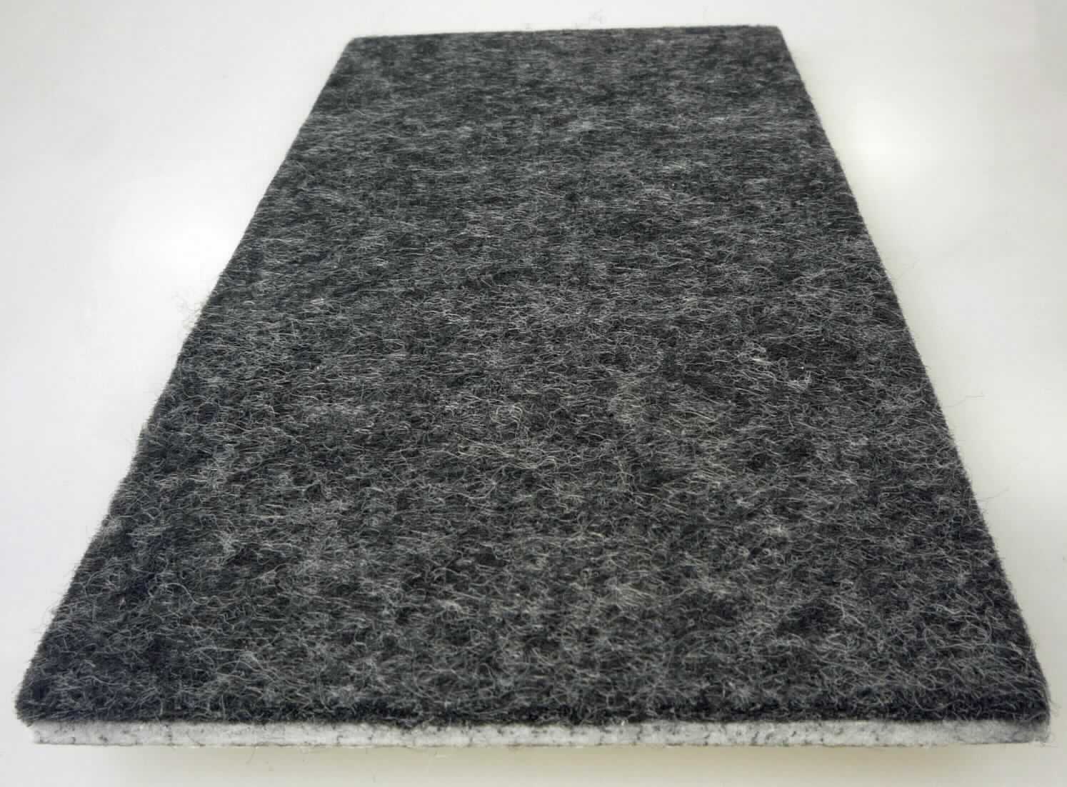 Filz, sog. Filz-Zuschnitt schwarz, Art. 3566389, Foto siehe Anlage,
- in einer Kunststoffhülle mit bedrucktem Pappeinleger verpackt,
- rechteckig zugeschnitten (somit nicht konfektioniert), laut Antrag in den Abmessungen von 10 cm x 20 cm,
- mit einer Dicke von ca. 6,0 mm,
- laut Untersuchungsergebnis:
-- aus einem zweifarbigem Nadelfilz aus synthetischen Chemiefasern, 
-- auf der Rückseite schwach getränkt und zusätzlich mit einem selbstklebenden Aufstrich und einem
   Abdeckpapier versehen,
- schützt laut Antrag Oberflächen und gewährleistet ein leichtes und geräuschfreies Verschieben von 
  Möbelstücken und Gegenständen auf empfindlichen, glatten Untergründen.

"Filz (Nadelfilz), getränkt"