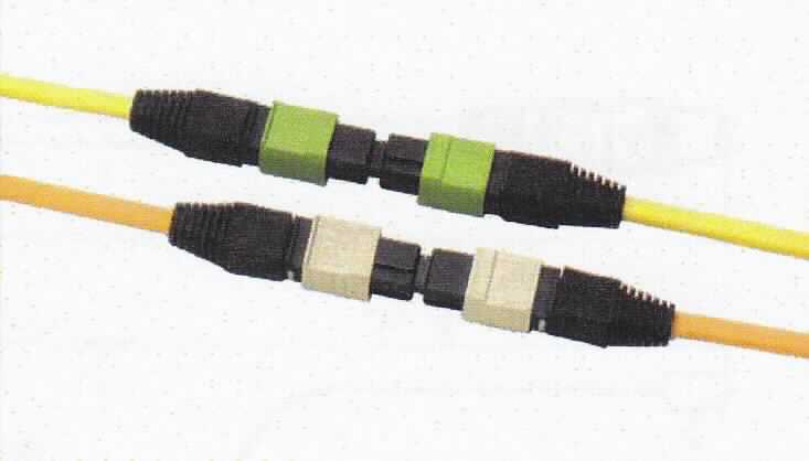 Glasfaserkabel, sog. "Patch-Kabel" AFOP Patch-SM24-MPOm-MPOm-30m (Art.-Nr. 3011252),
- aus 24 einzeln umhüllten optischen Kabeln in einer gemeinsamen Kunststoffummantelung, mit je einer MPO-
  Buchse auf beiden Seiten;
- mit einer Länge von 30 Metern;
- zur Datenübertragung u. a. in automatischen Datenverarbeitungssystemen.

Die Ware ist als "Kabel aus optischen, einzeln umhüllten Fasern, mit Anschlussstücken versehen" einzureihen.