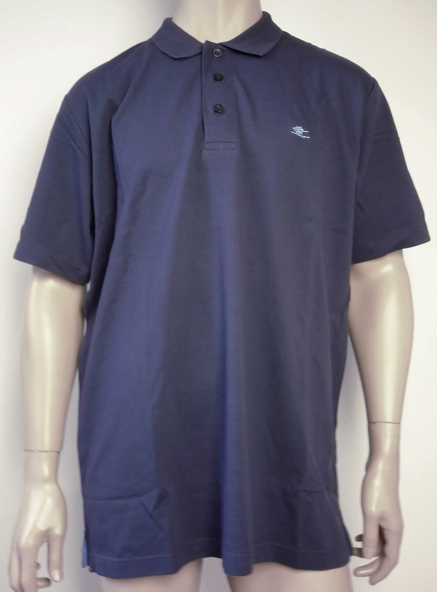 Hemd, sog. Myken Pique Tee/Herren, Art. Nr. 2261, Größe XL, Foto siehe Anlage,
- aus ca. 0,7 mm dicken, einfarbigen Gewirken aus laut Antrag 97 % Baumwolle und 3 % Elasthan 
  (synthetische Chemiefasern),
- mit durchschnittlich mehr als 10 Maschen je linearen Zentimeter in jeder Richtung,
- über den Schritt reichend (Rückenlänge: ca. 79 cm),
- mit einem Umlegekragen,
- vorn mit einer nicht durchgehenden Öffnung mit Knopfverschluss von links über rechts (Männerkleidung),
- mit kurzen Ärmeln,
- am unteren Rand durch Umschlagen und Festnähen gesäumt.

"Hemd, aus Gewirken, für Männer, aus Baumwolle"