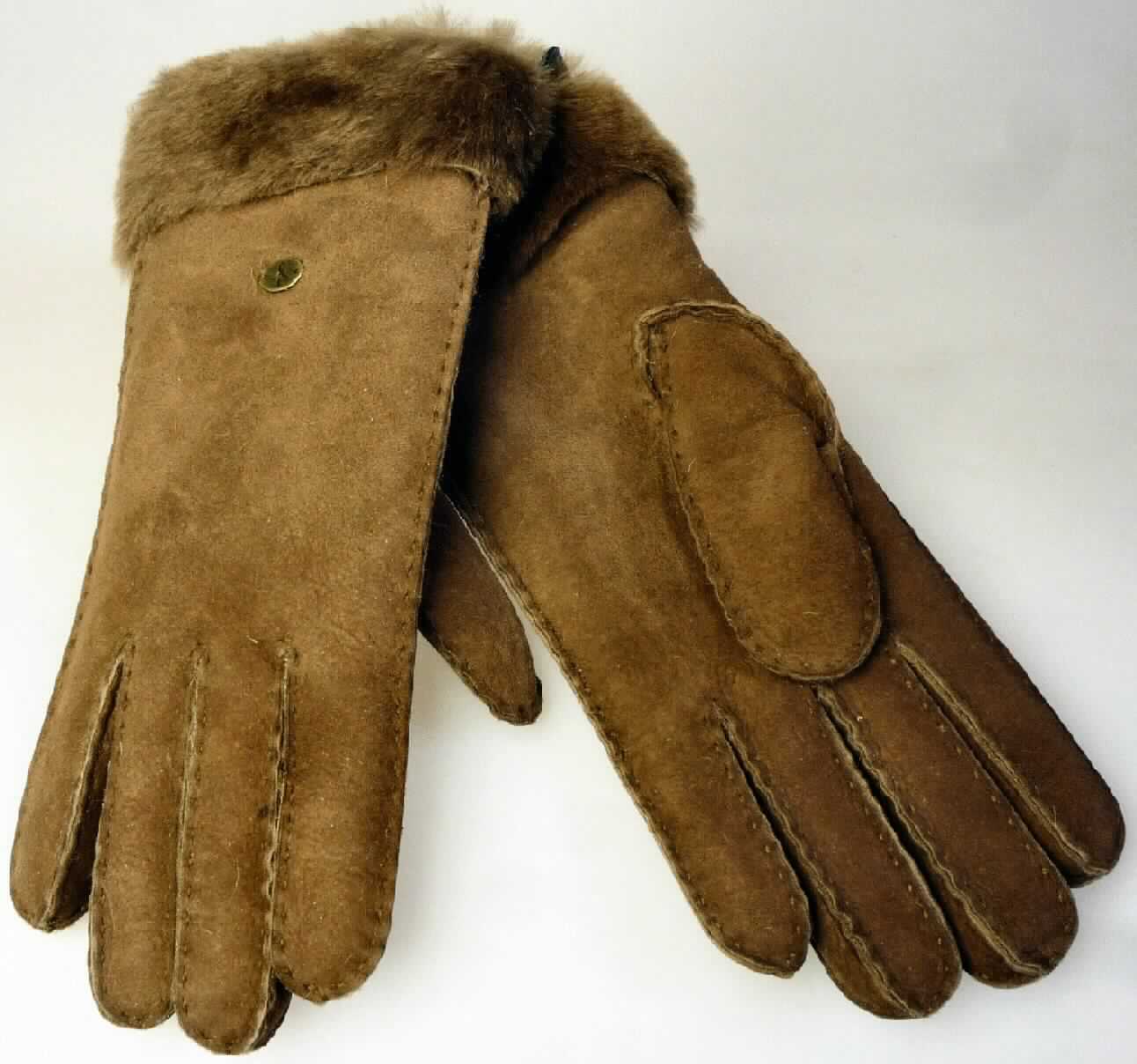 Bekleidungszubehör aus Pelzfellen, sog. Apollo Bay Glove, W9405, Foto siehe Anlage,
- in Form von Fingerhandschuhen,
- aus mit dem Haarkleid gegerbten Fellstücken von Schafen (laut Etikett) zusammengenäht,
- die Fellseite bildet das Innere und die Lederseite die Außenseiten der Handschuhe,
- am Bund mit nach außen gedrehter Fellseite (Stulpe).

"Bekleidungszubehör (Handschuhe), aus Pelzfellen von Schafen"