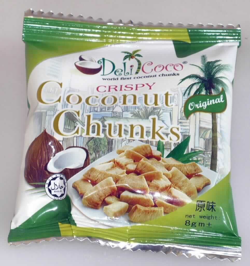 Kokosnuss, zubereitet.

Warenbeschaffenheit: Kokosnuss in Stücken, gebacken. Sorte: Schwarzer Pfeffer. Zutaten: Kokosnussfleisch, brauner Zucker, Salz, Schwarzer Pfeffer (Flavour). Aufmachung: in 60 g-Kunststoffbeuteln.
Ein Warenmuster wurde nicht vorgelegt. Die Warenbeschaffenheit wurde anhand von Fotos veranschaulicht.

Die Ware hat eine Zubereitung erfahren, die über das im Kapitel 8 zugelassene Maß hinausgeht.

Früchte, Nüsse und andere genießbare Pflanzenteile, in anderer Weise zubereitet oder haltbar gemacht, auch mit Zusatz von Zucker, anderen Süßmitteln oder Alkohol, anderweit weder genannt noch inbegriffen, Schalenfrüchte, Erdnüsse und andere Samen, auch miteinander vermischt, andere als Erdnüsse, in unmittelbaren Umschließungen mit einem Gewicht des Inhalts von 1 kg oder weniger, tropische Nüsse, andere.
