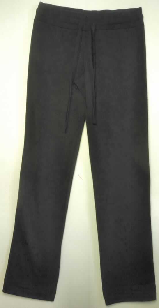 Lange Hose, sog. Trainingshose Eden Track Pant, Artikel Nr. W1111, Größe S, Foto siehe Anlage,
- aus 1,2 mm dicken, einfarbigen Gewirken aus lt. Antrag 100% Merinowolle,
- in der Taille abschließend, mit einem elastischen Taillenbund und Kordelzug, 
- ohne Öffnung und ohne Verschluss, 
- ohne Merkmale, die auf einen bestimmten Trägerkreis hinweisen (unisex),
- mit einer Gesäßtasche mit Reißverschluss, 
- mit knöchellangen Hosenbeinen,
- an den Beinabschlüssen gerippt gewirkt.

"Lange Hose, aus Gewirken, für Frauen, aus Wolle"