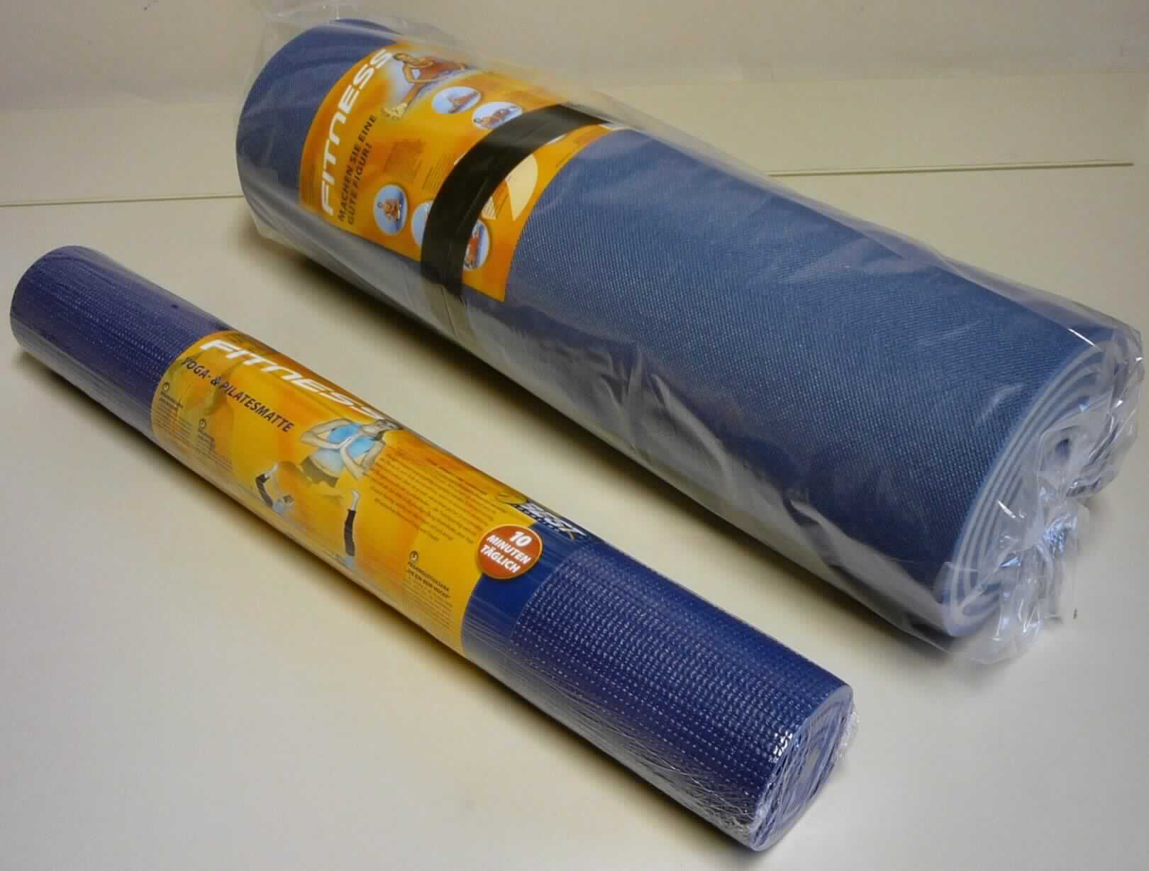 Angaben des Antragstellers:
Fitnessmatte aus Polyethylen (Abmessungen 200 x 60 x 1,3 cm)

Untersuchungsergebnisse an einem Warenmuster:
Blaue bzw. graue rechteckige Matte mit strukturierter Oberfläche aus einem zelligen Kunststoff.

Befund:
Es liegt ein Flacherzeugnis aus Zellkunststoff i. S. der Position 3921 vor.