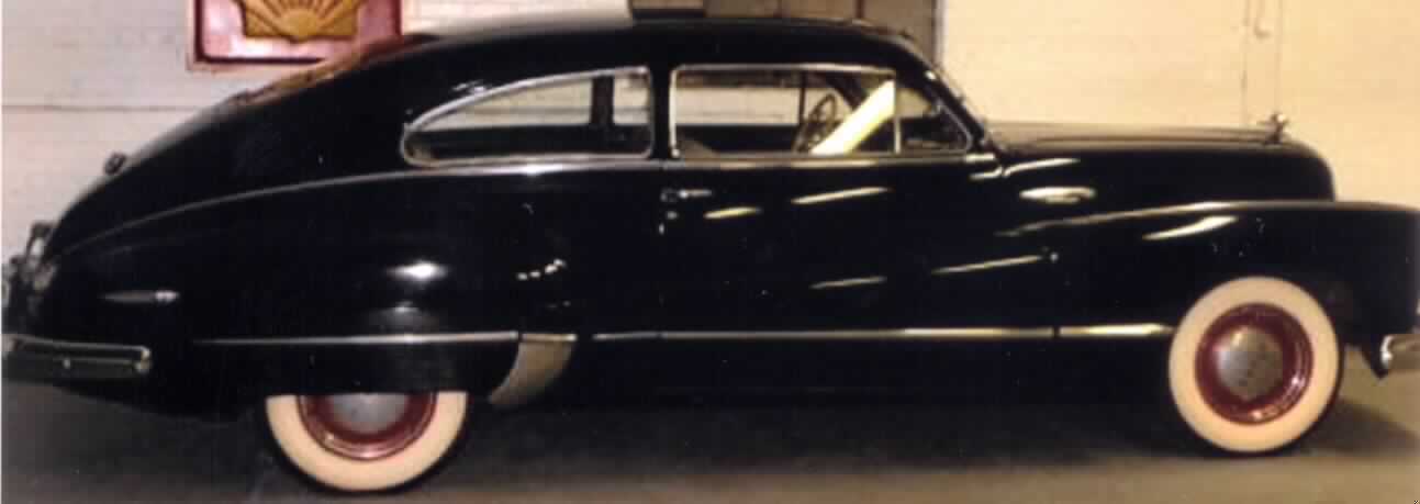 Gebrauchter Personenkraftwagen, sog. Buick Super 8, Baujahr 1947, Foto siehe Anlage,
- dreitüriges Coupe mit der Fahrzeug-Identifikations-Nummer: 14607043, 
- laut Antrag 
- - in einem fahrbereiten Zustand,
- - mit einem Hubkolbenverbrennungsmotor mit Fremdzündung,
- - mit einem Hubraum von 4100 cm³,
- wurde in den Jahren 1940 bis 1952 in einer großen Stückzahl (mehr als 1 Millionen
  Exemplare) hergestellt, von denen heute noch eine beträchtliche Anzahl existieren,
- u. a. aufgrund der fehlenden Seltenheit und des fehlenden geschichtlichen Wertes (mit dem
  Fahrzeug wurden keine automobiltechnischen Neuerungen verwirklicht) keine Ware der 
  Position 9705. 

"Gebrauchter Personenkraftwagen mit Hubkolbenverbrennungsmotor mit Fremdzündung, mit 
einem Hubraum von mehr als 3000 cm³"