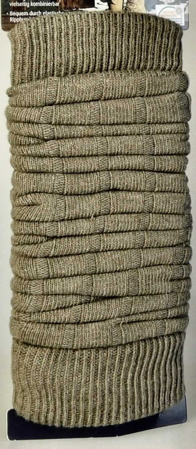 Gamaschenähnliche Waren (lt. Antrag: "Beinstulpen"; Foto siehe Anlage)
- aus Gewirken aus Spinnstoffen,
- schlauchförmig,
- den Unterschenkel bedeckend (Länge ca. 49 cm),
- ohne Steg oder Fußteil 

"Gamaschenähnliche Ware"