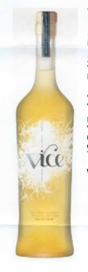 Getränk aus Wein und Wodka.

Antragsangaben (als zutreffend unterstellt): Cocktail aus Ontario Vidal Icewine und reinem kanadischem Wodka; Alkoholgehalt: 21 %vol; Handelseinheiten: 500 ml- und 750 ml-Flaschen. Zur Zusammensetzung wurden vertrauliche Angaben gemacht.

Beschaffenheit der vorgelegten Warenprobe: hellgelbe, klare Flüssigkeit, süß, säuerlich, weinig, alkoholisch und fruchtig schmeckend. Aufmachung: farblose, bedruckte 0,5 l-Flasche aus mattiertem Glas, verschlossen mit einem Korkstopfen mit Kunststoffkappe. Aufdruck (auszugsweise): "blend of Canadian icewine and vodka".

Aufgrund des Zusatzes von Wodka kommt eine Einreihung der Ware in die Position 2204 nicht in Betracht. Der enthaltene Wein bestimmt den Charakter der Ware. Sie ist somit als anderes gegorenes Getränk in die Position 2206 einzureihen. 

Anderes gegorenes Getränk, in Behältnissen mit einem Inhalt von 2 l oder weniger, kein Apfelwein oder Birnenwein.