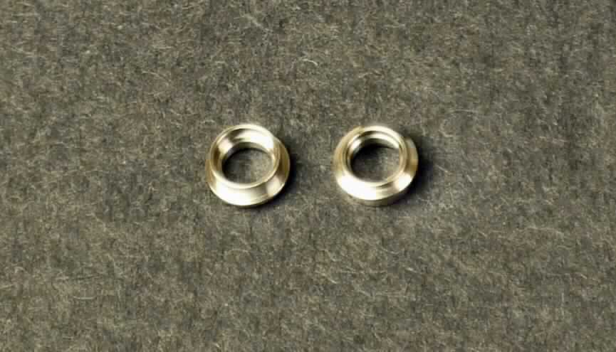 Flansche aus Titan

Bei der Ware handelt es sich um Flansche aus Titan (Werkstoff 3.7035), die zur vakuumdichten Montage von Durchführungen in Herzschrittmachern verwendet werden. Die Flansche besitzen laut technischer Zeichnung einen maximalen Außendurchmesser von 4,75 mm und eine innere Durchführung von 2,8 mm.

Derartige Waren sind als "andere Waren aus Titan" in die Codenummer 8108 9090 99 0 des Zolltarifs einzureihen.