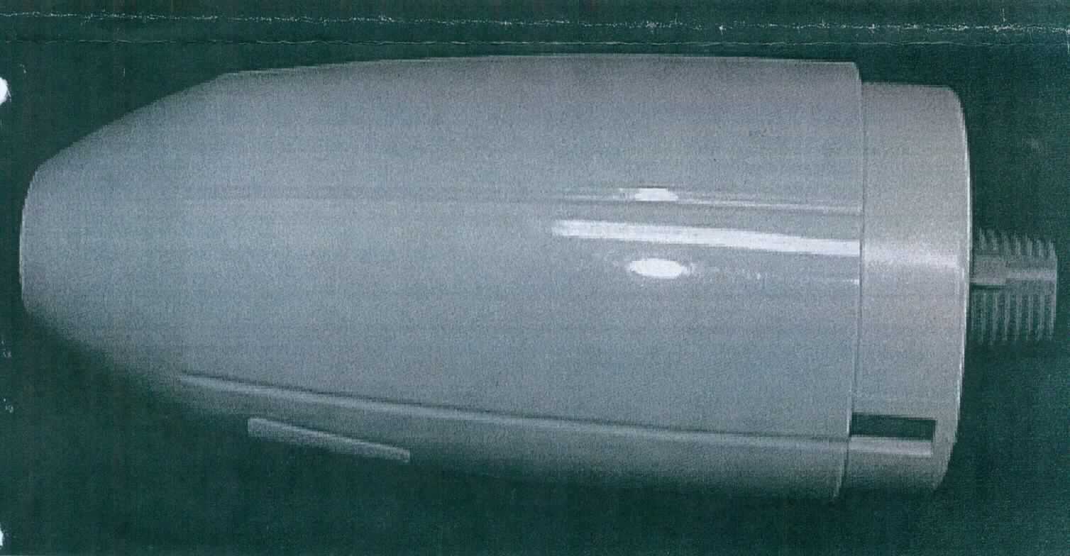 Bei der als Drilleinheit (Art. 117042) bezeichneten Ware handelt e sich um ein etwa zylindrisches Kunststoffgehäuse mit einer Schnecke, einem Element zur Umwandlung der Längsbewegung in eine Drehbewegung und einer Feder zum Zurückbringen der Schnecke in die ursprüngliche Position, sowie mit jeweils einem Gewindeanschluss an jedem Gehäuseende zur Befestigung in einem Bodenwischer.

Die Ware dient zum Auswringen eines sich in einem Wischeimer mit Siebeisatz befindlichen Bodenwischers (beide nicht Gegenstand dieser vZTA) durch Umwandeln des mittels manuell ausgeübten Drucks auf den Stiel entstehenden Längsbewegung in eine Drehbewegung.

Das Erzeugnis wird als "Getriebe, Zahnradgetriebe, Schneckengetriebe, nicht für zivile Luftfahrzeuge" eingereiht.