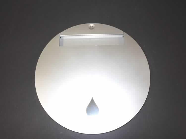 "i360 Turntable for Cinema Display"; es handelt sich um kreisrunde (Durchmesser ca. 24,7 cm) aus Stahl [lt. Antragstellerangabe (charakterbestimmend)] und Kunststoff gefertigte Drehständer für Computer bzw. Monitore (nicht Gegenstand dieser vZTA). Die Erzeugnisse bestehen jeweils aus zwei drehbar gelagerten Platten (Standfuß) aus Stahl und einer passgenauen Oberschale aus Kunststoff. Der Standfuß ist auf der Rückseite mit "Rutschhemmern" aus Kunststoff oder Kautschuk und die Oberschale an einer Seite mit einer aufschraubbaren rechteckigen Aussparung versehen. Die Aussparung dient  zur Aufnahme des jeweiligen Computers bzw. Monitors. Die Erzeugnisse werden als Drehständer für Computer bzw. Monitore verwendet und sind gemeinsam mit einem Warenprospekt und einem Inbusschlüssel in einem Pappkarton für den Einzelverkauf aufgemacht. 

Abbildung siehe Anlage. 

Derartige Erzeugnisse gehören als "den Manuskriptständern ähnliche Ausstattungsgegenstände für Büros, aus unedlen Metallen" zur Codenummer 8304 0000 00 des Integrierten Zolltarifs der EG (TARIC).