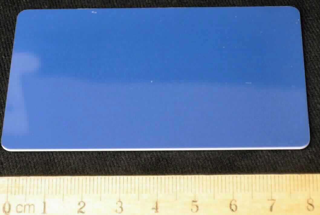 Halbleiter-Aufzeichnungsträger, sog. NFC-Karte, im Wesentlichen bestehend aus einer elektronischen integrierten Schaltung und einer Antenne in einer flachen, undurchsichtigen, ca. 8,5 x 5,4 cm großen Kunststoffkarte.
Das Erzeugnis dient zum kontaktlosen Austausch von Daten mittels Near Field Communication Technologie.

Die Ware wird als "Halbleiter-Aufzeichnungsträger, Intelligente Karte (smart card), nicht von der Codenummer 8523 5200 00 1 erfasst" eingereiht.

Anlage: 1 Abbildung