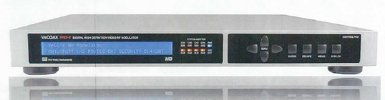 DVB-C Modulator
- aus einer mit Re-Multiplexer, RF-Modulator, IP-Streaming-Controller und weiteren aktiven 
  und passiven Bauelementen bestückten gedruckten Schaltung in einem Gehäuse mit LC-
  Display, LED-Statusanzeigen, Bedienelementen sowie 4 HDMI-Eingängen, 4 ASI-Ein- 
  bzw. Ausgängen, RF-Eingang, RF-Ausgang, 3 RJ-45-Anschlüssen und Stromversorgungs-
  anschluss,
- zum Senden von digitalisierten Video- und Audiosignalen (Fernsehsignale) über DVB-C 
  sowie in einem drahtgebundenen IP-Netzwerk.


"Sendegerät für das Fernsehen"