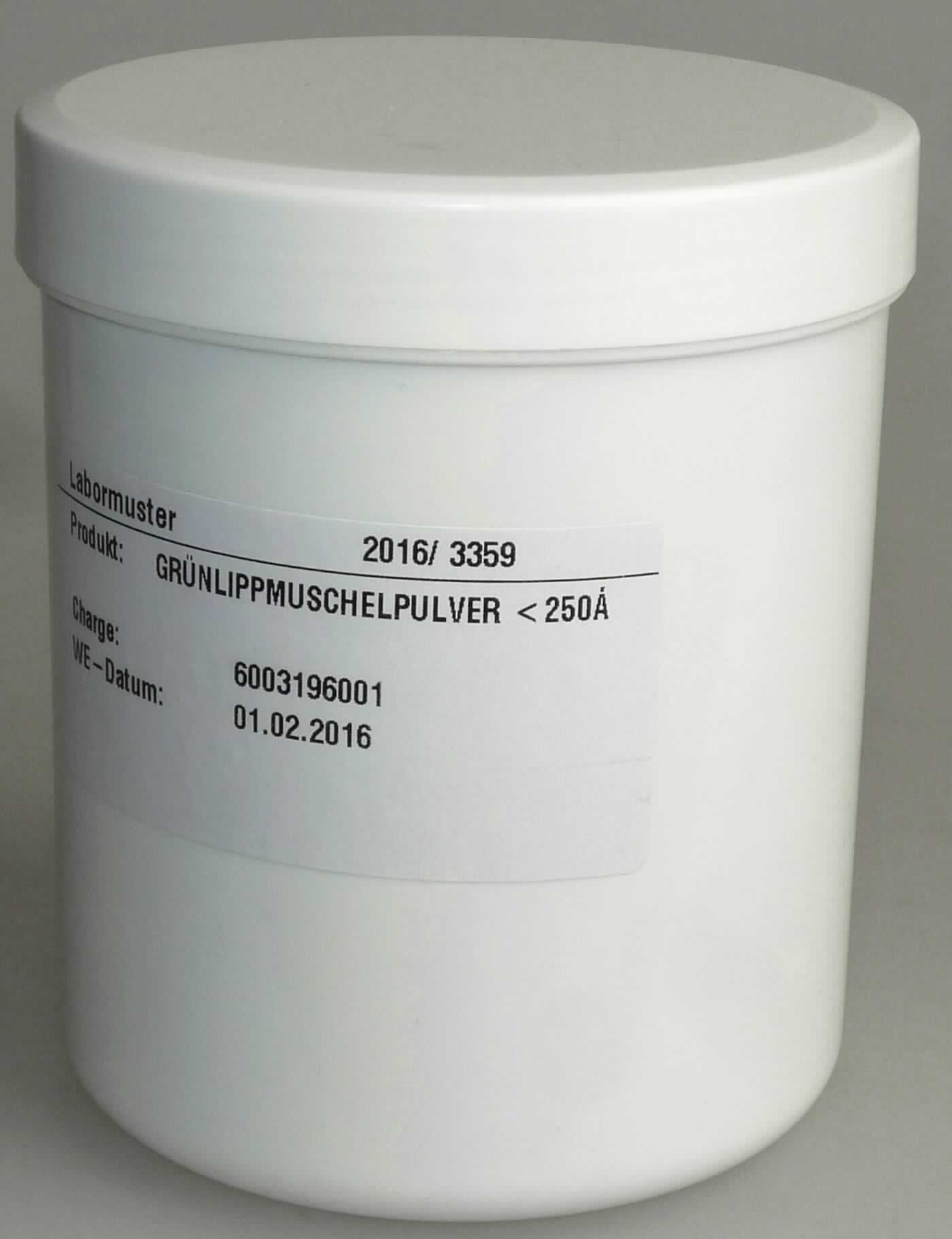 Nach den Angaben der Antragstellerin und den vorliegenden Unterlagen handelt es sich um ein getrocknetes, für die menschliche Ernährung geeignetes Pulver/Mehl von Weichtieren der Art Perna canaliculus (Grünlippmuschel). 

Das grünliche Grünlippmuschelpulver (Art.-Nr. 75850) ist lt. Antragsangaben in 20 kg Kartons verpackt.

Zolltarifrechtlich handelt es sich um ein genießbares Pulver von Weichtieren der Gattung Perna.