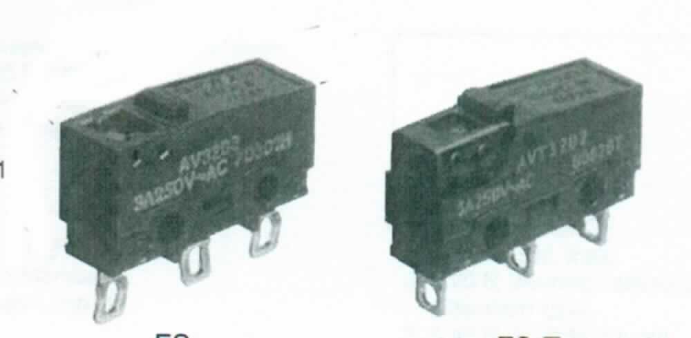 Schnappschalter,
- bestehend aus einem spezifisch geformten, annähernd quaderförmigen Kunststoffgehäuse mit elektrischen Anschlusskontakten auf der Unterseite und einem Betätiger auf der Oberseite,
- das Schaltelement ist ein elektromechanischer Schnappschalter,
- für eine Stromstärke von unter 11 A,
- in unterschiedlicher Ausführung (u.a. unterschiedliche Betätiger, verschiedene Schaltkraft),
- zum Schalten von elektrischen Stromkreisen.

Die Ware ist als "elektrisches Gerät zum Schließen und Unterbrechen von elektrischen Stromkreisen, für eine Spannung von 1000 V oder weniger, kein Leistungsschalter, elektromechanischer Schnappschalter für eine Stromstärke von 11 A oder weniger" einzureihen.

Anlage: 1 Abbildung