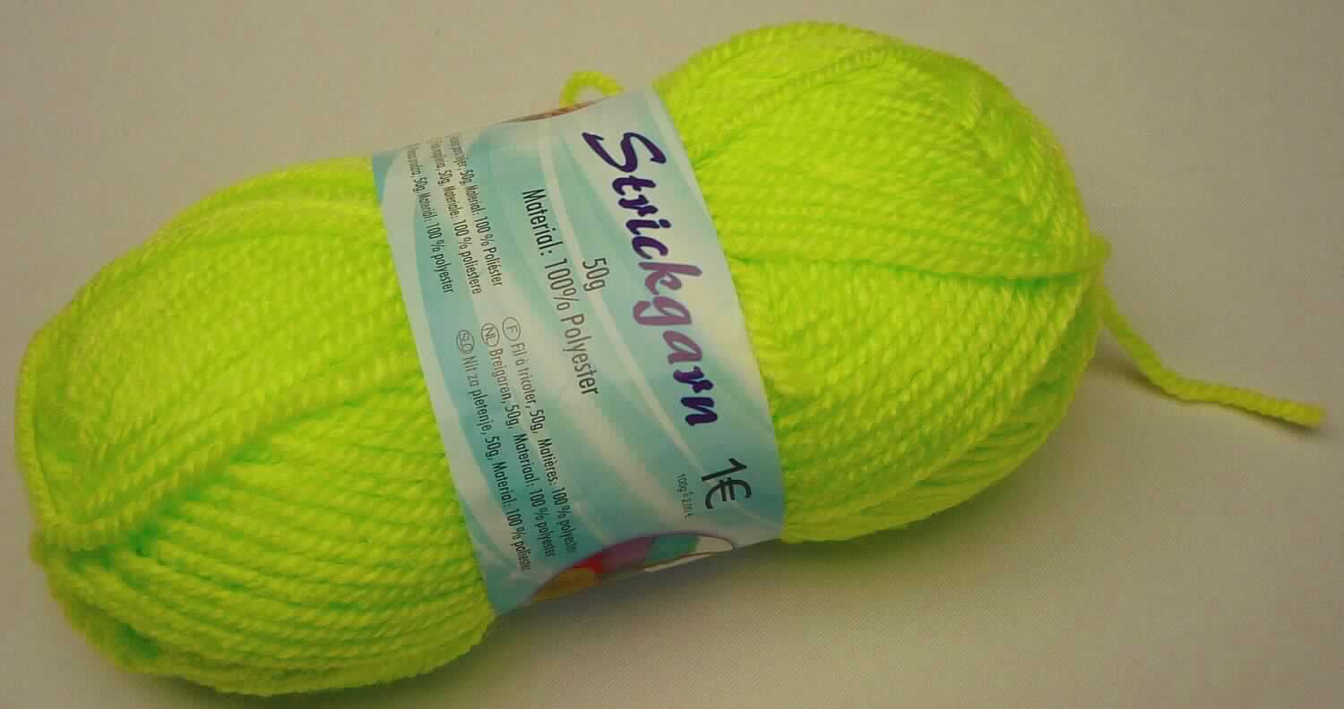 Garn, sog. Strickgarn aus Polyester, Foto siehe Anlage,
- als Meterware,
- laut Untersuchungsergebnis:
-- aus Polyester- und Polyacryl-Spinnfasern (beide synthetische Spinnfasern, somit keine Ware des Kapitels 54),
-- gezwirnt, mit einer S-Drehung als letzter Drehung (u. a. somit kein Nähgarn),
-- im Knäuel mit einem Gewicht von 50 g (somit in Aufmachung für den Einzelverkauf),
-- mit einem Titer von 6010 dtex, somit kein Bindfaden.

"Garn aus synthetischen Spinnfasern, kein Nähgarn, in Aufmachungen für den Einzelverkauf, mit einem Anteil
 an synthetischen Spinnfasern von mehr als 85 GHT"