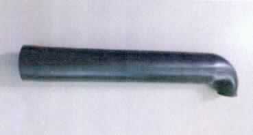 Angaben des Antragstellers:
Ablaufrohr; Material: NBR

Ein Warenmuster wurde nicht vorgelegt.
Gemäß Abbildung handelt es sich um ein schwarzes, um 90° gekrümmtes und sich nach der Krümmung verjüngendes Rohr.

Befund:
Es liegt ein Rohr aus Kautschuk ohne Form-, Verschluss- oder Verbindungsstücke im Sinne der Position 4009 vor.