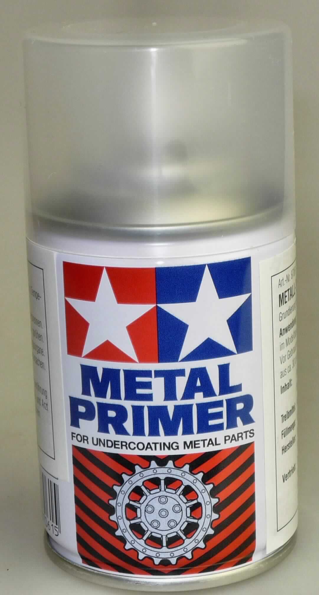 Angaben: Grundierung für Metalloberflächen für den Modellbau und Hobbybereich; Zubereitung von Acrylaten, organischen Lösungsmitteln und weiteren zweckdienlichen Zusätzen.
 
Warenbeschaffentheit: Farblose, nach Lösungsmitteln riechende Flüssigkeit, die einen farblosen abriebfesten Film bildet, aufgemacht in einer 100ml-Sprühdose (Beschriftung: Metall-Primer, gut deckendes Grundierspray u.a.). 
 
Befund: Lack auf der Grundlage von Acryl- oder Vinylpolymeren, in einem nicht wässrigen Medium dispergiert oder gelöst.