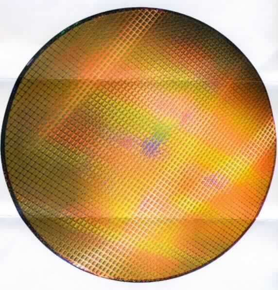 Flash E²-PROM Speicher,
- in Form einer Scheibe (wafer), noch nicht in Mikroplättchen zerschnitten,
- ausschließlich aus monolithisch integrierten NAND-Flash-Speichern,
- mit einer Speicherkapazität von mehr als 512 Mbit.

"Elektronische integrierte Schaltung, Speicher in Form einer monolithischen integrierten
 Schaltung; Flash E²PROM (elektrisch löschbarer, programmierbarer Lesespeicher) mit einer
 Speicherkapazität von mehr als 512 Mbit"