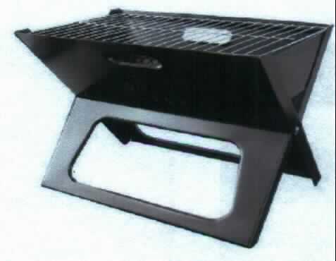 Es handelt sich um vollständig aus Stahl gefertigte Grillgeräte zur Verwendung mit Holzkohle (nicht Gegenstand dieser vZTA), bestehend aus einem klappbaren Gestell aus zwei spezifisch gearbeiteten, mit einem Überzug versehenen Blechabschnitten, die X-förmig aufgestellt werden, und aus je einem Gitterrost für das Grillgut und die Grillkohle.
Die Erzeugnisse werden zum Grillen von Speisen im Haushalt (Garten) oder beim Camping verwendet. 
Abmessungen (aufgebaut): ca. 45 x 30,5 x 30 cm.
- Antragstellerangaben - 

Abbildung siehe Anlage.

Derartige Erzeugnisse gehören als "andere Grillgeräte aus Stahl, für Festbrennstoffe" zum TARIC-Code 7321 1900 00.