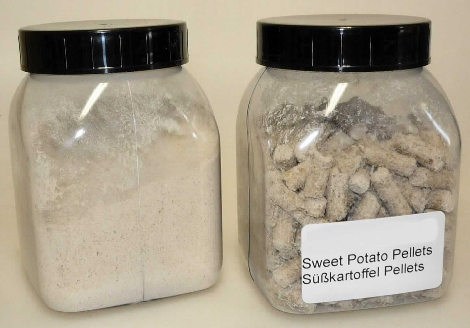 Süßkartoffelpellets 

Antragsangaben (auszugsweise): 
Süßkartoffelpellets für Futtermittel. Bei dem Produkt handelt es sich um Süßkartoffelpellets aus Mehl für Futtermittel 
bzw. Heimtierfutter. Das Produkt kann lose im Container, in 25 kg Säcken oder Big Bags importiert werden. 
Die Ware ist nicht für den menschlichen Verzehr bestimmt. 

Beschaffenheit der vorgelegten Warenprobe:
Beigefarbene, leicht marmorierte, spröde, zylinderförmige Pellets (Durchmesser ca. 7 mm) in unterschiedlicher 
Länge mit unregelmäßigen Bruchkanten, abgefüllt in einer Probenkunststoffdose.

Ergebnis der mikroskopischen Untersuchung: Die Batatenstärkekörner sind größtenteils nativ, im 
Polarisationsmikroskop sind scharfe Polarisationskreuze sichtbar

Vertrauliche Angaben zur Herstellung (siehe Feld 8) lagen vor. Nach den Antragsangaben werden bei der 
Pelletierung keine Bindemittel zugesetzt.

Süßkartoffeln (Bataten) in Form von Pellets, nicht zum menschlichen Verzehr