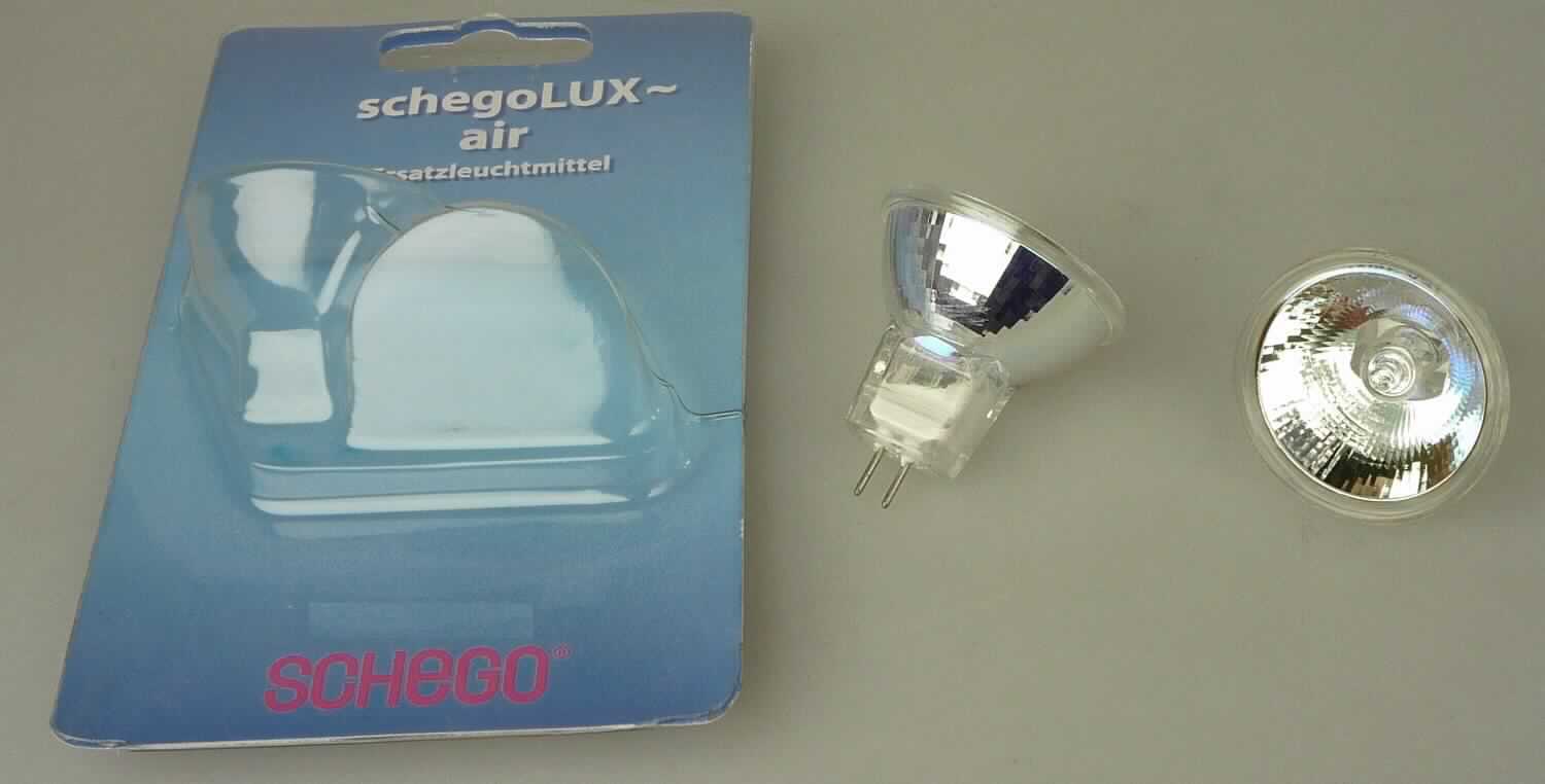 schegoLUX-air Ersatzleuchtmittel, Art. 372
- aus einem mit Halogen gefüllten, kolbenförmigen Glaskörper, mit Wolframwendel, eingebaut in ein 
  MR 11 Reflektorgehäuse mit Stecksockel, 
- für eine Spannung von 12 Volt bei einer Leistung von 35 Watt, 
- in einem Kunststoffblister mit Pappeinleger verpackt,
- zur Verwendung als Leuchtmittel.
(Abbildung s. Anlage)

"Elektrische Wolfram-Halogen-Glühlampe, keine innenverspiegelte Scheinwerferlampe, nicht 
 von der für Krafträder oder andere Kraftfahrzeuge verwendeten Art, für eine Spannung von 
 100 V oder weniger; sog. Halogenlampe."