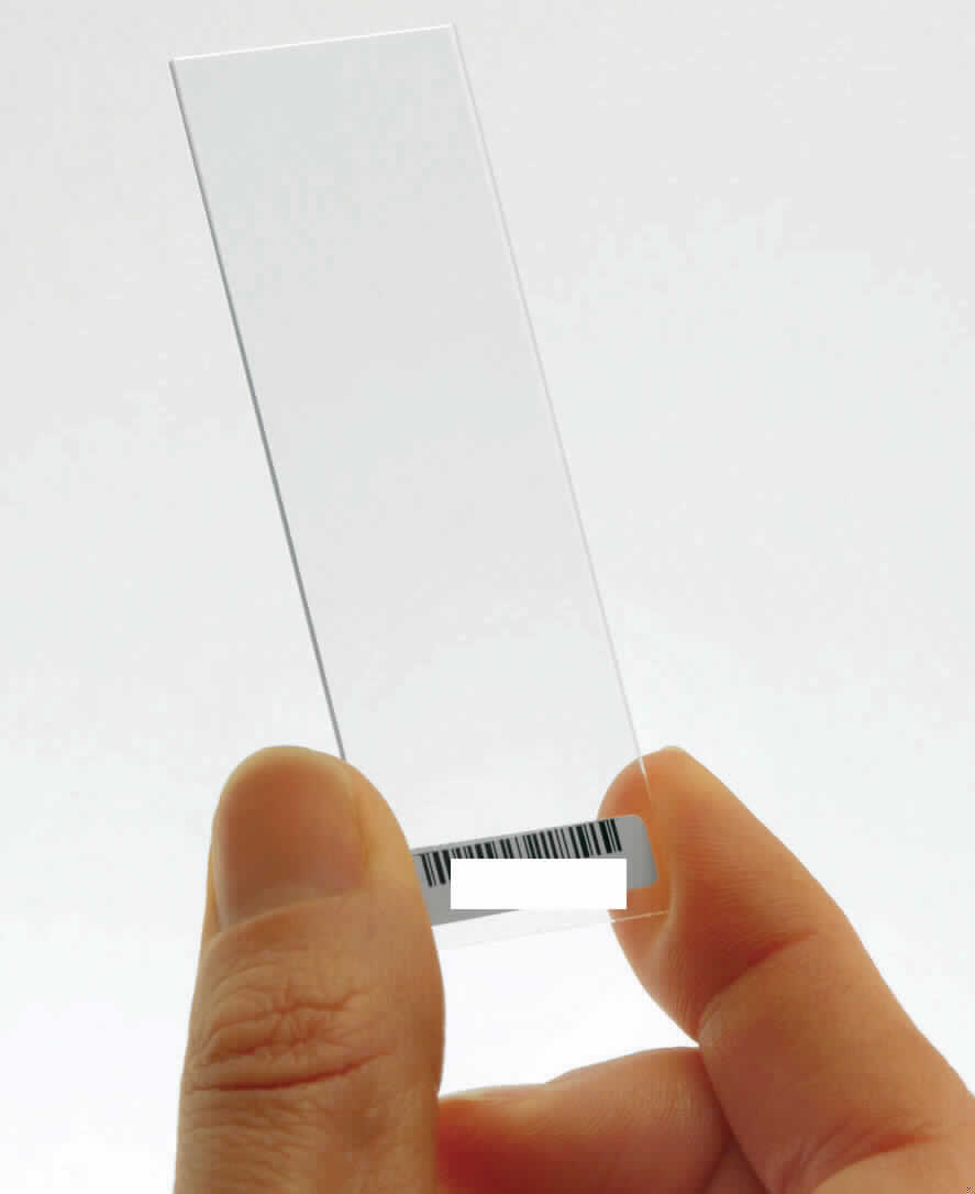 RNA-Microarray

Angaben:
Das Erzeugnis ist nach Antragsangaben ein Diagnostikreagenz in Form einer Glasplatte, auf der sich acht identische Microarrays befinden, die mit bestimmten 15k-Oligonukleotidsequenzen (RNA-Sonden) belegt sind. Es soll zur Untersuchung von microRNA-Sequenzen verwendet werden. Jeweils drei Glasträger (2,54 cm x 7,62 cm) befinden sich zusammen mit einer Daten-CD in einer Handelspackung.

Ein Warenmuster wurde nicht vorgelegt.

Befund: Diagnostikreagenz auf einem Träger
