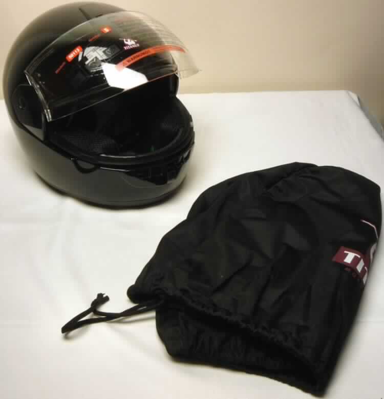 Sicherheitskopfbedeckung, sog. Integralhelm, Foto siehe Anlage,
- in Form eines Motorradhelms (Integralhelm) in verschiedenen Farben und Größen,
- aus Kunststoff (laut Antrag),
- mit einem Visier aus Kunststoff,
- innen gepolstert (teilweise herausnehmbar),
- mit einem Kinnriemen aus Spinnstoffen und einer Schnalle aus Kunststoff sowie Metall,
- auf verschiedene Kopfweiten einstellbar,
- zur Verwendung als Schutzhelm für Motorradfahrer,
- in einem zur Verpackung dieser Waren üblichen Beutel aus Spinnstoffen und einem 
  buntbedruckten Pappkarton mit einer Gebrauchsanweisung verpackt.

"Andere Kopfbedeckung, Sicherheitskopfbedeckung, aus Kunststoff"