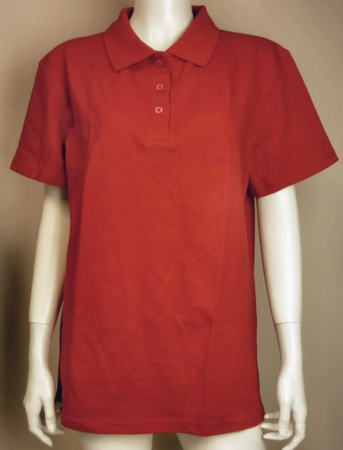 Hemdbluse, sog. Damen-Polo, Kurzarm, Größe XXL, Foto siehe Anlage, 
- aus ca. 0,9 mm dicken, einfarbigen Gewirken aus lt. Antrag 100 % Baumwolle; mit durchschnittlich mehr 
  als 10 Maschen je linearen Zentimeter in jeder Richtung,
- über die Taille reichend (Rückenlänge: ca. 71 cm),
- mit einem Umlegekragen,
- vorn mit einer kurzen Öffnung mit Knopfverschluss von rechts auf links (Frauenkleidung),
- mit kurzen Ärmeln,
- den Hemden für Männer entsprechend zugeschnitten,
- am unteren Rand gesäumt.

"Hemdbluse, aus Gewirken, für Frauen, aus Baumwolle"