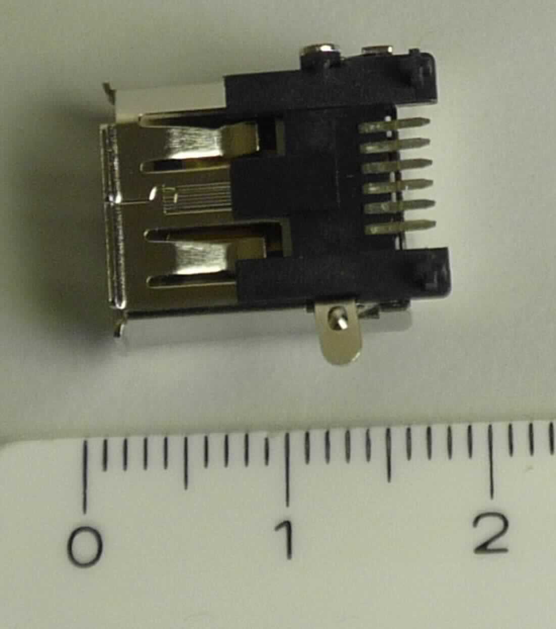 SMT IEEE 1394 Steckverbinder (8410-06-1-80),
- bestehend aus einem spezifisch geformten Kunststoff-, Metallkörper mit einem 6-poligen IEEE-1394 Stecker auf der einen Seite und entsprechenden elektrisch leitenden Kontaktstiften auf der gegenüberliegenden Seite, 
- für eine Spannung von weniger als 1000 V,
- zum Herstellen einer elektrischen Verbindung durch das Einstecken eines entsprechenden Gegenkontakts nach der Montage auf eine Leiterplatte.

Die Ware ist als "elektrisches Gerät zum Verbinden von elektrischen Stromkreisen, für eine Spannung von 1000 V oder weniger, Steckvorrichtung für gedruckte Schaltungen" einzureihen.

Anlage: 1 Abbildung