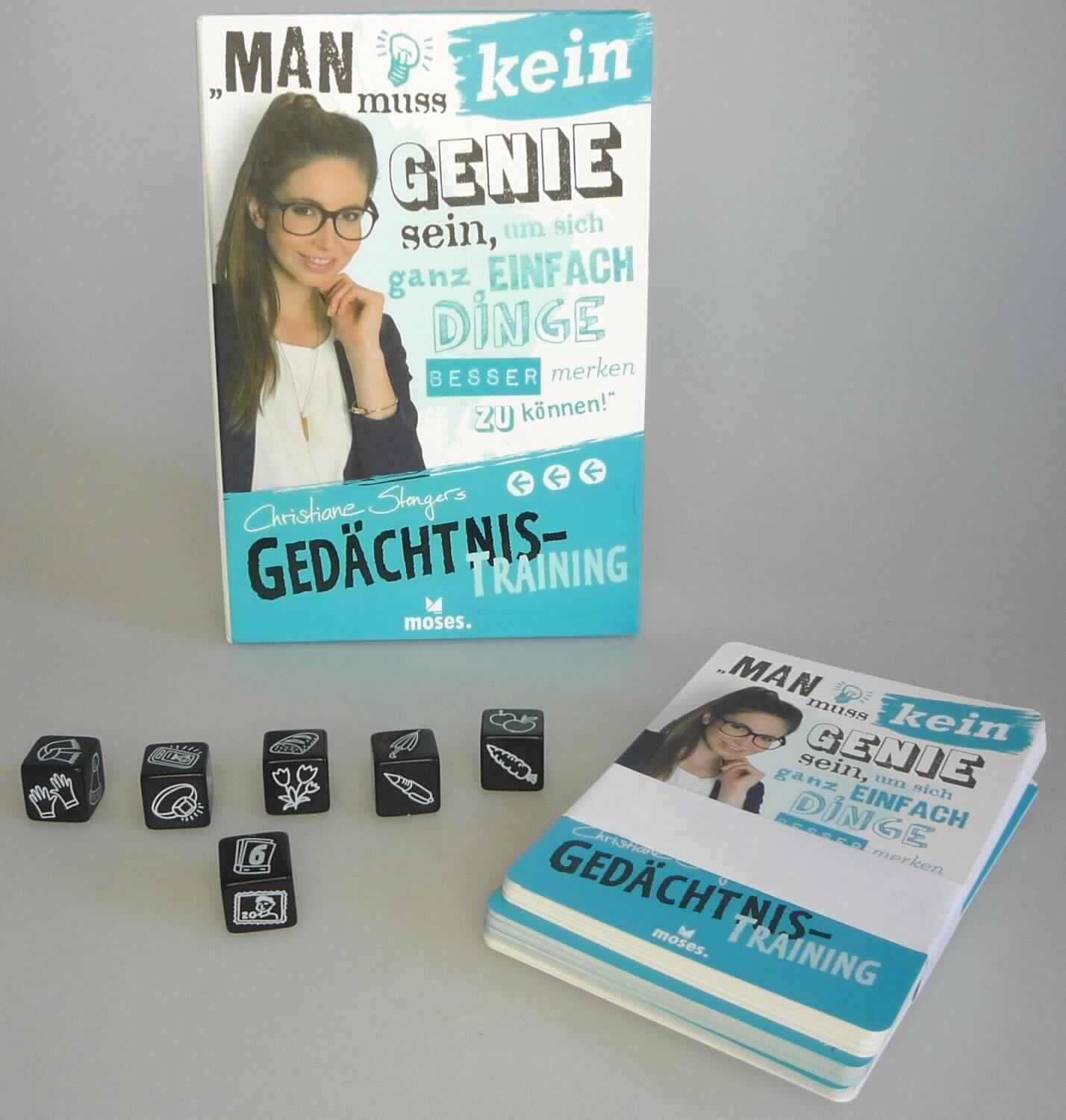 Bei der vorgelegten, als "Gedächtnistraining" bezeichneten Ware handelt es sich um eine Zusammenstellung der nachstehend beschriebenen Waren, die gemeinsam mit einem Werbedruck (Leporello; Ware mit geringem Wert) in einer bedruckten Schiebeschachtel mit Einleger aus Pappe verpackt sind:

1. Insgesamt 49 beidseitig mit Text (teils illustriert) bedruckte Karten aus Papier
    (Format etwa 8,7 x 12,3 cm, mit abgerundeten Ecken), von denen eine lediglich als 
    Deckblatt fungiert.
    17 dieser Karten enthalten umfangreiche Informationen über Techniken zur 
    Verbesserung der eigenen Merk- und Konzentrationsfähigkeiten sowie über den 
    Gebrauch der übrigen Karten und der unter 3. beschriebenen Würfel.
    14 der übrigen Karten sind vorderseitig unter der Überschrift "Merkkarte" mit 
    einer Aufgabenstellung und rückseitig mit Merkhilfen bedruckt.
    Zwölf weitere Karten sind vorderseitig unter der Überschrift "Quizkarte" mit zwei 
    Quizfragen und rückseitig im Wesentlichen mit den entsprechenden Auflösungen 
    bedruckt.
    Vier der letzten fünf Karten sind mit zusätzlichen Tipps, einer Spielanleitung ohne 
    Angaben zur Ermittlung eines Gewinners und Übungsanweisungen bedruckt. 
    Die Karten werden gemeinsam mit der unter 2. beschriebenen Karte als Stapel von 
    einer Papierbanderole zusammengehalten.

2. Eine beidseitig mit Text bedruckte Karte aus Papier (Format etwa 8,7 x 12,3 cm, 
    mit abgerundeten Ecken), die mit einer Spielanleitung mit Angaben zur 
    Gewinnerermittlung für ein Gesellschaftsspiel bedruckt ist.

3. Insgesamt sechs etwa 1,5 x 1,5 x 1,5 cm große Würfel, die auf den Außenseiten mit 
    einfachen Abbildungen verschiedener Gegenstände (z. B. Schal, Kamm, Brot) 
    bedruckt sind. Die Würfel dienen dazu, eine auf den unter 1. beschrieb Karten 
    beschriebene Gedächtnistrainingstechnik zu trainieren sowie als Zubehör für zwei 
    auf den unter 1. und 2. beschriebenen Karten beschriebene Spiele.  

Derartige Waren gehören als "durch Text charakterisierte, zum Lesen bestimmte Druckerzeugnisse, in losen Bogen oder Blättern, auch illustriert" zur Codenummer 4901 10 00 00 9 des Zolltarifs, da es sich zolltarifrechtlich um eine Warenzusammenstellung in Aufmachung für den Einzelverkauf handelt, deren wesentlicher Charakter nach dem Umfang und der Bedeutung für die Verwendung durch die unter 1. beschriebenen Karten bestimmt wird.