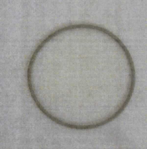 Zugfeder aus Stahl

Bei der Ware handelt es sich um schraubenlinienförmige Zugfedern aus Stahldraht mit kreisrundem Querschnitt, die zu Ringen mit verschiedenen Durchmessern (von 6 mm bis über 1000 mm) ausgearbeitet sind. Die Federn sind lt. ergänzender Angaben des Antragsstellers nicht warmgeformt. Der Artikel wird zum Vorspannen für Radialwellendichtringe verwendet.

Die Ware ist als "andere schraubenlinienförmige Zugfedern aus Stahl" in den TARIC-Code 7320 2085 90 einzureihen.