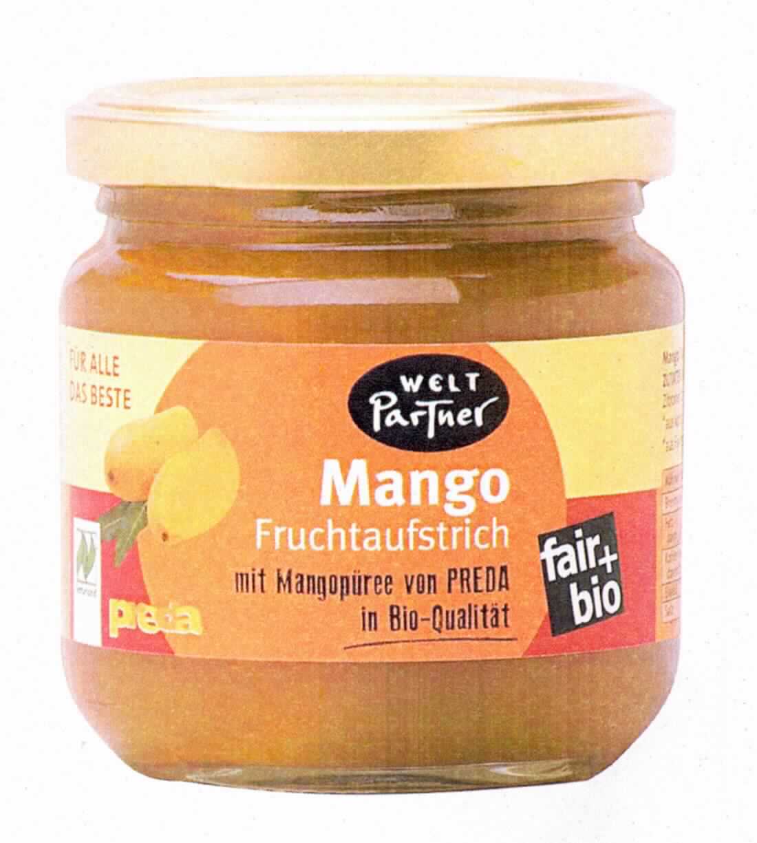 Fruchtaufstrich.

Antragsangaben (als zutreffend unterstellt): Fruchtaufstrich Mango, bio, vegan, 225 g. Zutaten: 56 % Mangopüree, Rohrohrzucker, Wasser, Zitronensaftkonzentrat, Geliermittel: Pektin. Geschmack: fruchtig, mild. Kohlenhydratgehalt: 42,4 g/100 g, davon Zucker: 42,1 g/100 g. Aufmachung: in etikettierten 225 g-Schraubdeckelgläsern für den Einzelverkauf aufgemacht.
Ein Warenmuster wurde nicht vorgelegt. Die Ware wurde durch Fotos veranschaulicht.

Zuckergehalt gemäß ZAnm 2 a) Abs 1 zu Kap 20: mehr als 30, weniger als 70 GHT.
Es kann mit Hinblick auf die Warenbezeichnung und -zusammensetzung als erfüllt angesehen werden, dass die Ware durch Kochen i. S. der Anmerkung 5 zu Kapitel 20 hergestellt wurde.

Konfitüren, Fruchtgelees, Marmeladen, Fruchtmuse und Fruchtpasten, durch Kochen hergestellt, auch mit Zusatz von Zucker oder anderen Süßmitteln, andere, nicht von Zitrusfrüchten, mit einem Zuckergehalt von mehr als 30 GHT, andere als in den TARIC-Codes 2007 9010 00 bis 2007 9939 75 genannt, mit einem Gehalt an Zucker von weniger als 70 GHT.
