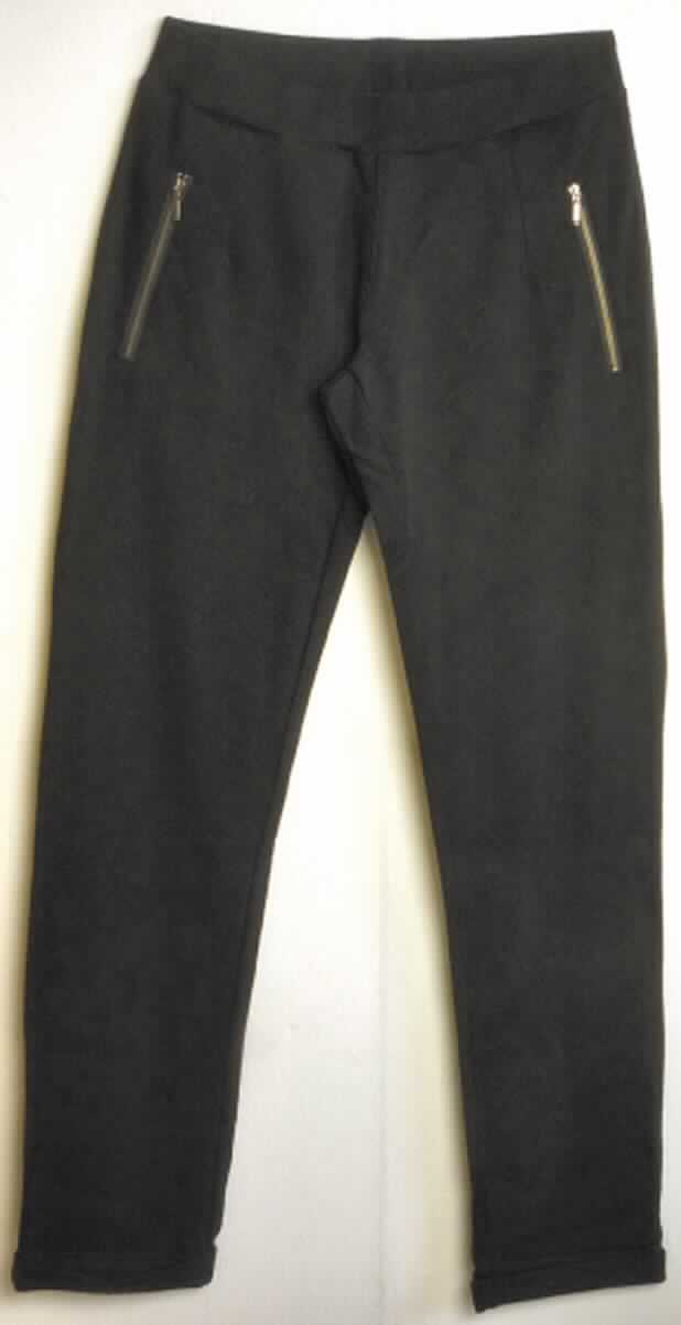 Lange Hose, sog. Frauenstoffhose W02086, Siesta Par Pant, Größe S, Foto siehe Anlage,
- aus ca. 1,0 mm dicken Gewirken aus lt. Antrag 100 % Merinowolle,
- in der Taille abschließend, mit einem elastischen Taillenbund, 
- vorn ohne Öffnung und ohne Verschluss, 
- ohne Hinweise auf den Trägerkreis (unisex),
- mit verschiedenen eingesetzten Taschen, 
- mit knöchellangen Hosenbeinen,
- an den Beinabschlüssen gesäumt.

"Lange Hose, aus Gewirken, für Frauen, aus Wolle"