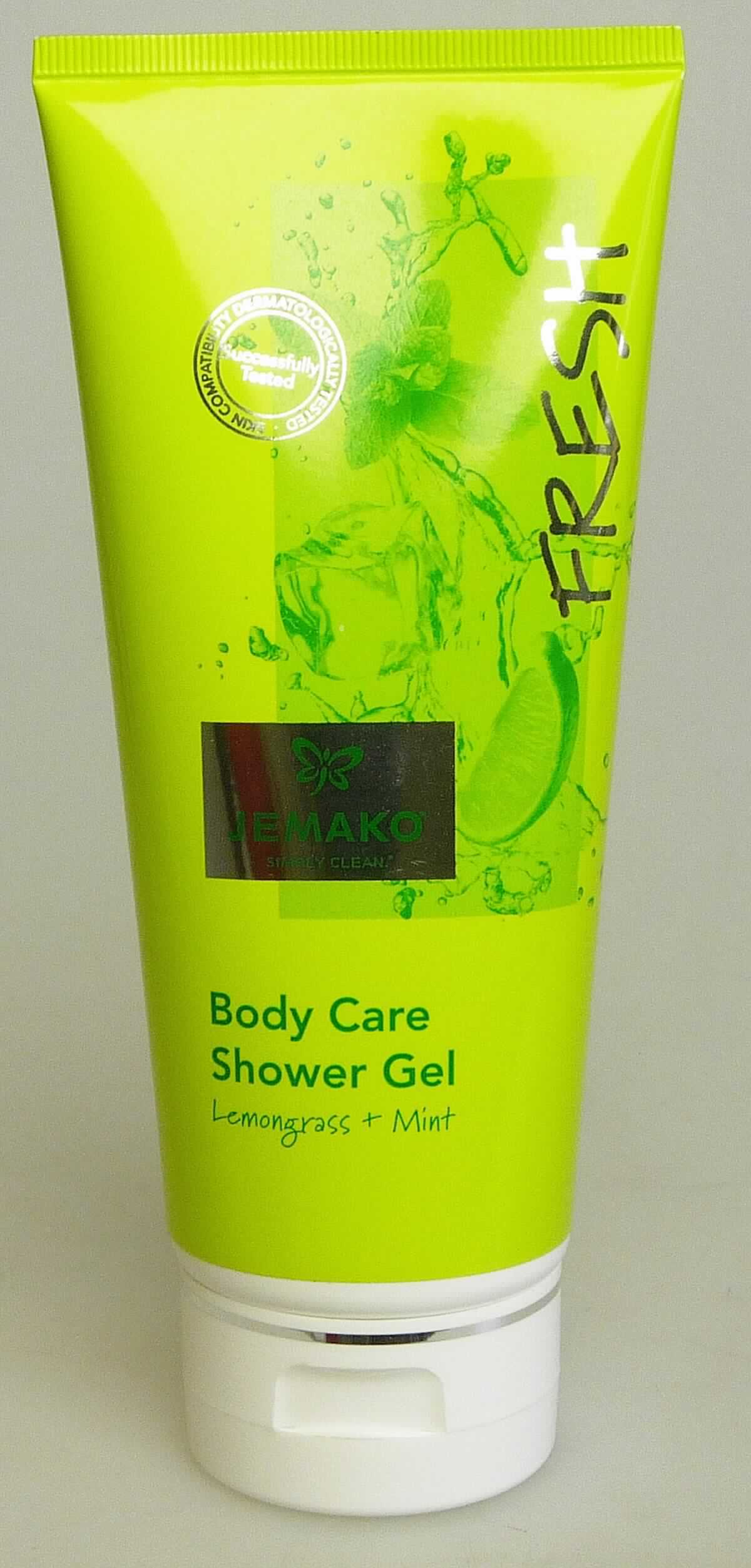 Angaben:
Body Care Shower Gel Lemongras + Mint; Duschgel; Verpackung: 200ml Kunststofftube

Warenbeschaffenheit:
Viskose, hellgelbe, zitronenartig duftende, mit Wasser schäumende Flüssigkeit in etikettierter 200ml-Kunststofftube mit Schraubverschluss.

Befund:
Organische, grenzflächenaktive Zubereitung zum Waschen der Haut, in Form einer Flüssigkeit, in Aufmachung für den Einzelverkauf.