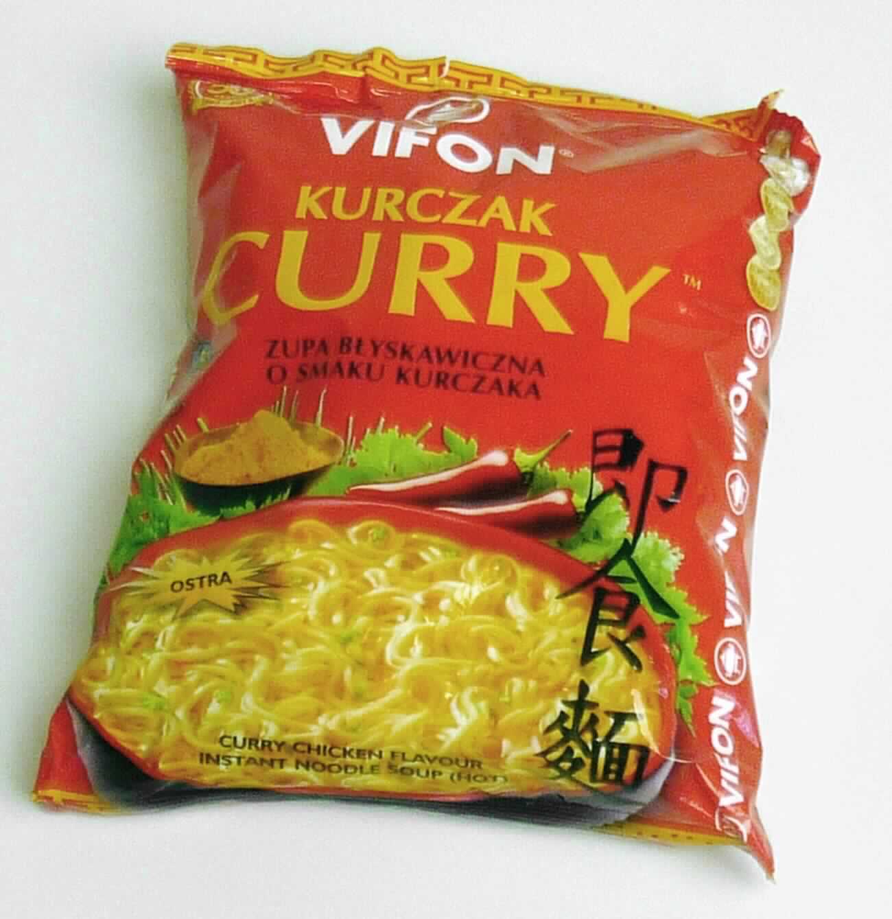 Instant-Nudelsuppe (Neuerteilung von vZTA DE 21493/14-1)

Antragsangaben:
Curry Chicken Flavour Instant Noodle Soup 70 g (VIFON)

Beschreibung des vorliegenden Warenmusters:
Vorwiegend roter Original-Schlauchfolienbeutel mit Abbildung einer Nudelsuppe; der Aufdruck enthält Angaben 
zum Erzeugnis ("Curry Chicken Flavour Instant Noodle Soup (Hot)"), zu den Zutaten (siehe Feld 8) und zur 
Zubereitung (Inhalt mit 400 ml kochendem Wasser übergießen und 3 Minuten ziehen lassen); darin ein Block 
aus dicht ineinander verschlungenen gelblichen, trockenen, sehr brüchigen Fadennudeln  (ca. 10 cm x 9 cm x 
2,5 cm), Geschmack nach in Fett gerösteten Teigwaren; beigelegt in einem Schlauchfolienbeutel ein Tütchen 
mit einer Suppengrundlage, ein Tütchen mit einem Gewürzöl und ein Tütchen mit getrocknetem Gemüse.

Es liegt eine Warenzusammenstellung in Aufmachung für den Einzelverkauf gem. AV 3b) vor, die zur 
Herstellung eines Nudelgerichts vorgesehen ist. Der Charakter wird durch die Nudeln bestimmt, da 
diese den größten Teil der Ware ausmachen.

Teigware, durch Frittieren zubereitet und getrocknet, aus Weizenmehl