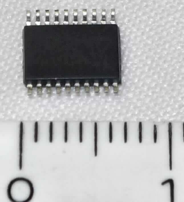 AM und FM Antennenverstärker mit AGC (Art.-Nr. 225111000, SMD IC-A CE2303C-TKQH TSSOP-20G)
- in Form einer monolithischen integrierten Schaltung in BiCMOS-Technologie,
- in einem TSSOP-Gehäuse mit 20 Anschlüssen (Abbildung siehe Anlage).

"Elektronische integrierte Schaltung, kein Prozessor und Steuer- und Kontrollschaltung oder Speicher, Antennenverstärker in Form einer monolithischen integrierten Schaltung"