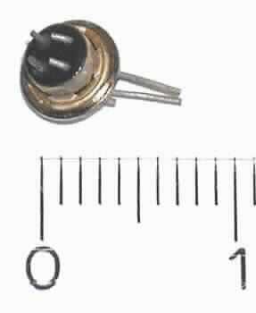 Elektrischer Festkondensator (Durchführungskondensator), (Sachnummer 353748, 353768, 371801, 371802)
- mehrschichtig, mit einem Dielektrikum aus keramischen Stoffen,
- für eine Kapazität von 1,2 bis 1,6 nF,
- zum Schutz vor störenden Hochfrequenzen,
- zum Einbau in einem Herzschrittmacher oder Defibrillator bestimmt.

"Elektrischer Festkondensator, kein Leistungskondensator, mehrschichtiger Keramikkondensator;
 Durchführungskondensator"