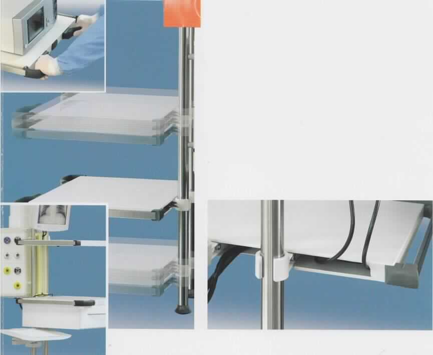 Das sog. "Tablett mit Griff ohne Schalter" ist ein etwa 530 mm x 600 mm x 35 mm großes rechteckiges Erzeugnis im Wesentlichen bestehend aus einer Ober- und Unterseite aus Stahlblech, zwei seitlichen Aluminiumleisten, zwei Stoßkanten aus Kunststoff, zwei kunststoffummantelten Griffen und an der schmalen Rückseite zwei Aussparungen mit zu Schienen ausgearbeiteten Adaptern aus Aluminium. Im Innern ist das Tablett mit Unterteilungen versehen, die als Stauraum dienen.
Das Tablett ist dazu bestimmt, an eine Versorgungskonsole für den OP- und Intensivpflegebereich angebaut zu werden und ist dort eines von sechs funktionsnotwendigen Modulen. Es wird mittels Adapter am Multifunktionsrack angebracht und dient als Ablagefläche und zur geordneten Unterbringung von elektrischen Kabeln und medizinischen Schläuchen.

Das Erzeugnis ist als "Teil eines Möbels für die Human-, Zahn-,Tiermedizin oder die Chirurgie" einzureihen.