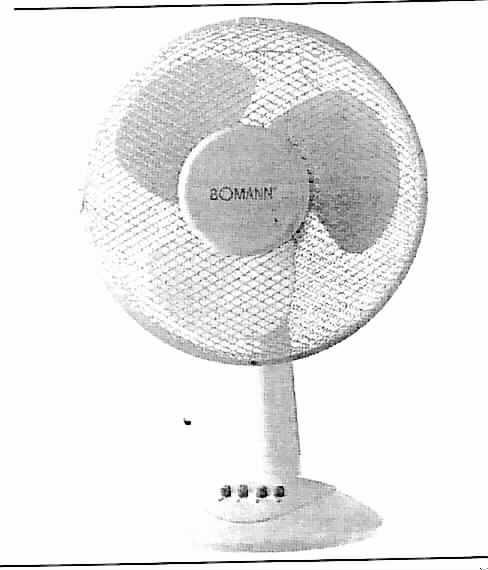Tischventilator
- aus einem dreiflügeligen Lüfterrad in einem Schutzkorb, aufgesetzt auf einen 
  Standsockel mit Bedientasten, mit eingebautem Elektromotor, Netzkabel mit 
  Stecker und Neigevorrichtung,
- mit einer Leistung von 40 Watt,
- zur Bewegung der Raumluft durch Erzeugung eines kontinuierlichen Luftstroms.
 
"Tischventilator mit eingebautem Elektromotor mit einer Leistung von weniger als 
 125 Watt, nicht für zivile Luftfahrzeuge - sog. Tischventilator"