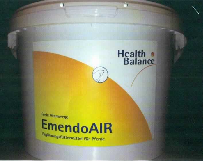 Ergänzungsfuttermittel für Pferde

Antragsangaben: EmendoAir für Pferde in Pelletform. Ergänzungsfuttermittel zur Nährstoffversorgung der Atemwege. Es wurden vertrauliche Angaben gemacht. Mischung verschiedener Nähr- und Zusatzstoffe. Stärke in der Ware (Polarimetrie, Ewers): mehr als 30 GHT. Milcherzeugnisse nicht enthalten.

Beschaffenheit (lt. Antrag): Pellets in einem 3-kg-Originalkunststoffeimer mit farbigem Etikett nach Kundenvorgabe, einer Aufmachung für den Einzelverkauf als Ergänzungsfuttermittel für Pferde entsprechend.

Zubereitung von der zur Fütterung verwendeten Art, andere, einschließlich Vormischungen, Glucose, Glucosesirup, Maltodextrin oder Maltodextrinsirup der Unterpositionen 1702 30 50, 1702 30 90, 1702 40 90, 1702 90 50 und 2106 90 55 oder Stärke oder Milcherzeugnisse enthaltend, mit einem Gehalt an Stärke von mehr als 30 GHT, keine Milcherzeugnisse enthaltend oder mit einem Gehalt an Milcherzeugnissen von weniger als 10 GHT.