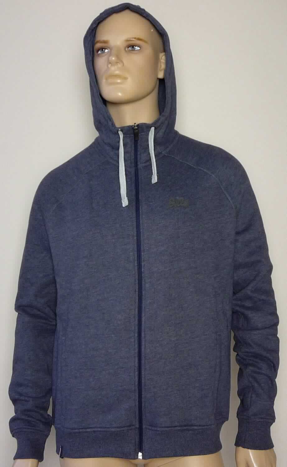 Blouson, sog. Hoody, Art. 527252, Größe L, Foto siehe Anlage,
- aus ca. 1,4 mm dicken, einseitig (Innenseite) gerauten, buntgewirkten Gewirken (melierte Garne) aus laut 
  Antrag 51 % Baumwolle und 49 % Polyester (synthetische Chemiefasern),
- über den Schritt reichend (Rückenlänge: ca. 72 cm),
- mit einer angearbeiteten Kapuze mit Tunnelzug,
- mit einer durchgehenden Öffnung mit Reißverschluss,
- ohne Hinweise auf den Trägerkreis (unisex),
- mit langen Ärmeln, die über den unteren Rand des Kleidungsstücks hinausreichen; an den Ärmelenden
  mit gerippt gewirkten Bündchen verengt,
- vorn mit zwei eingesetzten, offenen Taschen unterhalb der Taille, 
- am unteren Rand mit einem angesetzten, gerippt gewirkten, verengenden Bund.
 
"Blouson, aus Gewirken, für Frauen, aus Baumwolle"