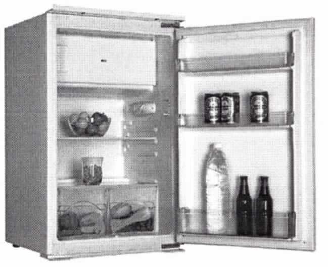 Einbaukühlschrank mit Gefrierfach
- aus Kompressions-Kälteaggregat, Gefrierfach, drei Türeinsätzen, einem Glasboden,
  zwei Gemüsefächern und Innenbeleuchtung, in einem Einbau-Schrankgehäuse
  (Abmessungen H x B x T: 88 x 54 x 54 cm) mit Fronttür (Abbildung siehe Anlage),
- mit einem Netto-Fassungsvermögen von 120 l (Kühlraum 105 l, Gefrierfach 15 l),
- zum Kühlen und Kühlhalten - kennzeichnende Haupttätigkeit - und Einfrieren von
  Kühl- bzw. Gefriergut im Haushalt.
Das Kühlen stellt die das Ganze kennzeichnende Haupttätigkeit dar.

"Kühlschrank, Haushaltskühlschrank, Kompressorkühlschrank, mit einem Inhalt von weniger als 340 l, kein Tischkühlschrank (Multifunktionsgerät  zum Kühlen - kennzeichnende Haupttätigkeit - und Einfrieren) - Einbaukühlschrank mit Gefrierfach"