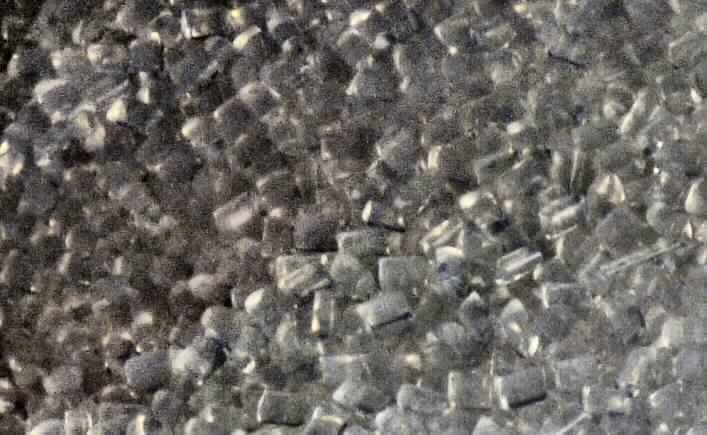 Angaben des Antragstellers:
PFA HP-J (440/450/451)
Perfluoralkoxy-Polymer Granulat; Farbe: transparent; Dichte (20 °C): 2,12 - 2,17 g/cm³ (DIN 53479)
Copolymer aus Tetrafluorethylen und Perfluorpropylvinylether. Zur Zusammensetzung liegen vertrauliche Angaben vor.

Untersuchungsergebnis an einem Warenmuster:
Transparentes Granulat mit ovalem Querschnitt (Abmessungen: ca. 0,2 x 0,3 cm).

Befund:
Es liegt ein Copolymer aus Tetrafluorethylen und Perfluorpropylvinylether im Sinne der Position 3904 vor.