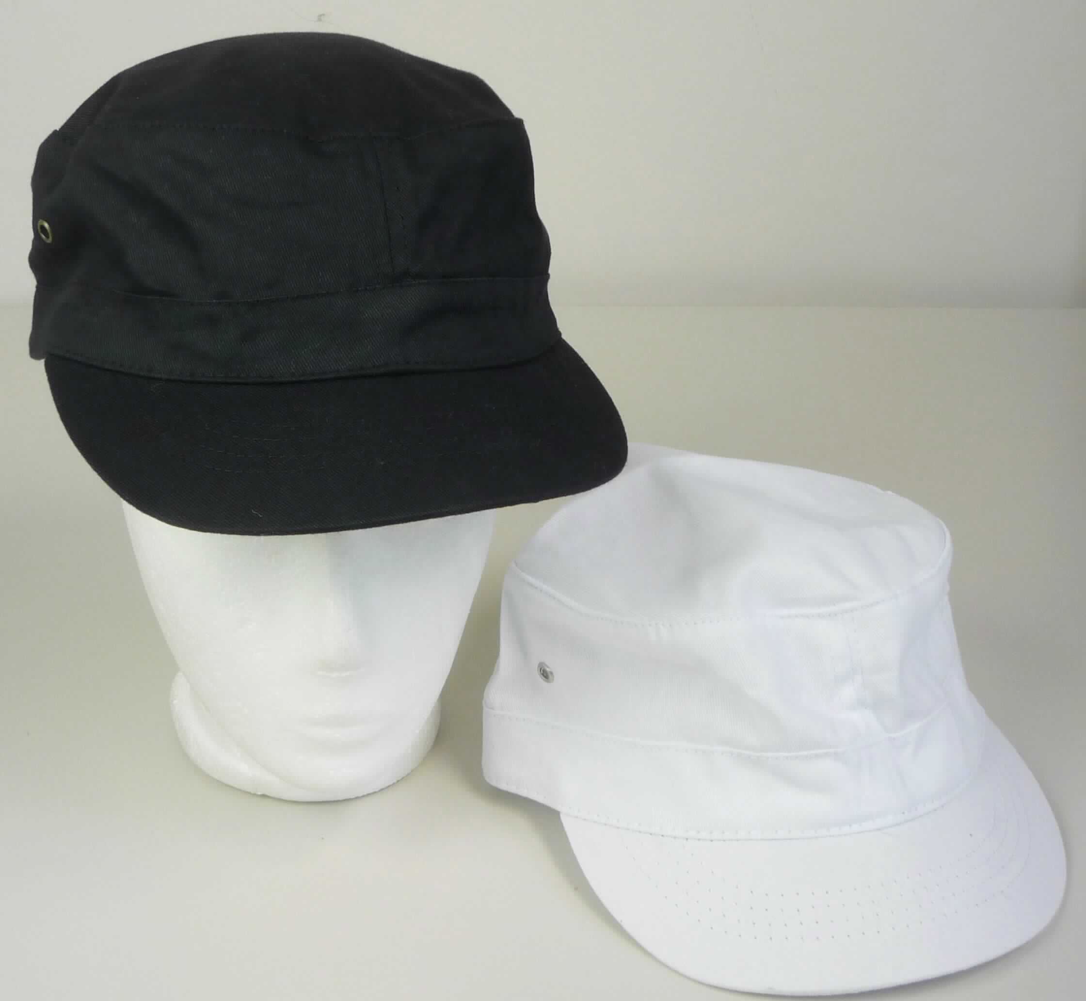Kopfbedeckung (Mütze), sog. Army Cap, Foto siehe Anlage,
- in zwei unterschiedlichen Farben (weiß bzw. schwarz),
- durch Zusammennähen von Stücken aus Geweben aus Spinnstoffen (laut Antrag Baumwolle) hergestellt,
- mit einem mit Kunststoff verstärktem Schirm,
- an beiden Seiten mit zwei Lüftungslöchern mit Ösen aus unedlem Metall,
- im hinteren Teil mit einem Klettriegel zum Einstellen der Weite,
- innen mit einem Schweißband ausgestattet.

"Kopfbedeckung, aus mehreren Stücken von Spinnstofferzeugnissen hergestellt, Mütze mit Schirm"