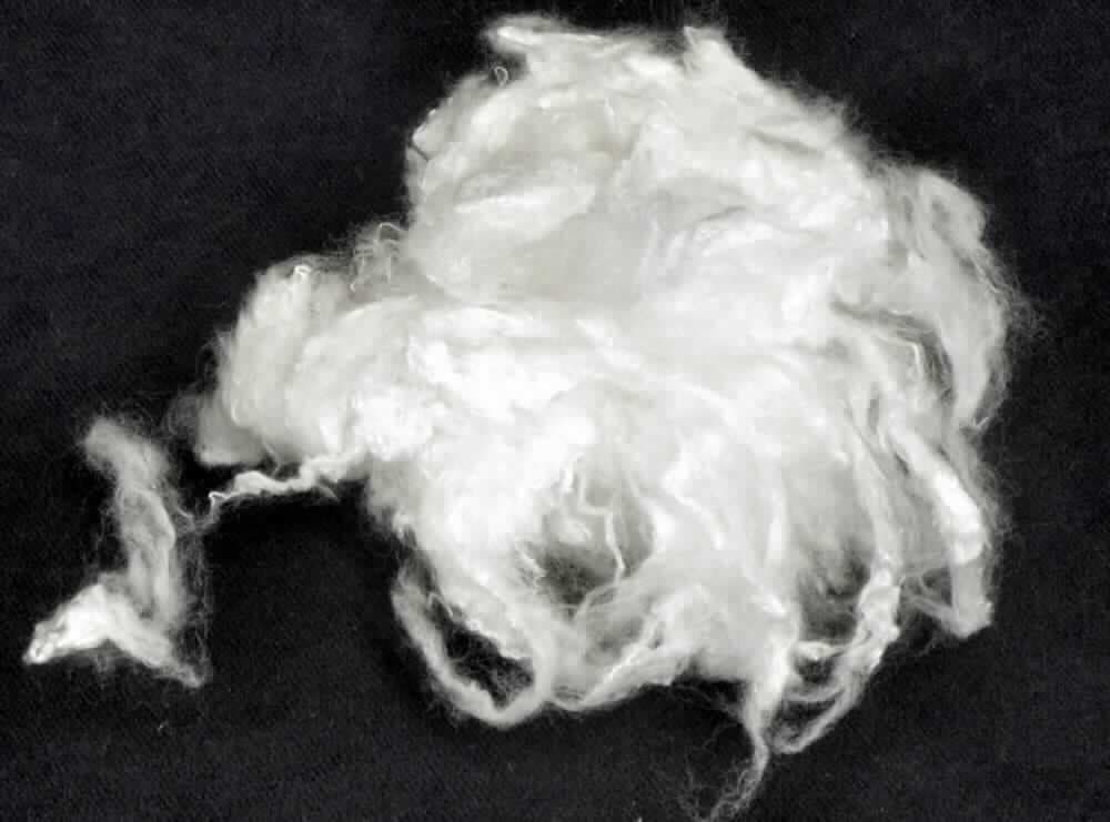 Künstliche Spinnfasern, Foto siehe Anlage
- laut Antrag:
-- aus 100 % Viskose (künstliche Spinnfasern),
-- mit einer Faserlänge von 38 mm - 60 mm,
-- mit einem Titer von 1,3 dtex bis 3,3 dtex,
-- weder gekrempelt noch gekämmt,
-- noch anders für die Spinnerei bearbeitet.

"Künstliche Spinnfasern, weder gekrempelt noch gekämmt noch anders für die Spinnerei bearbeitet, aus Viskose,
 andere als in der Unterposition 5504 1000 20 genannte"
