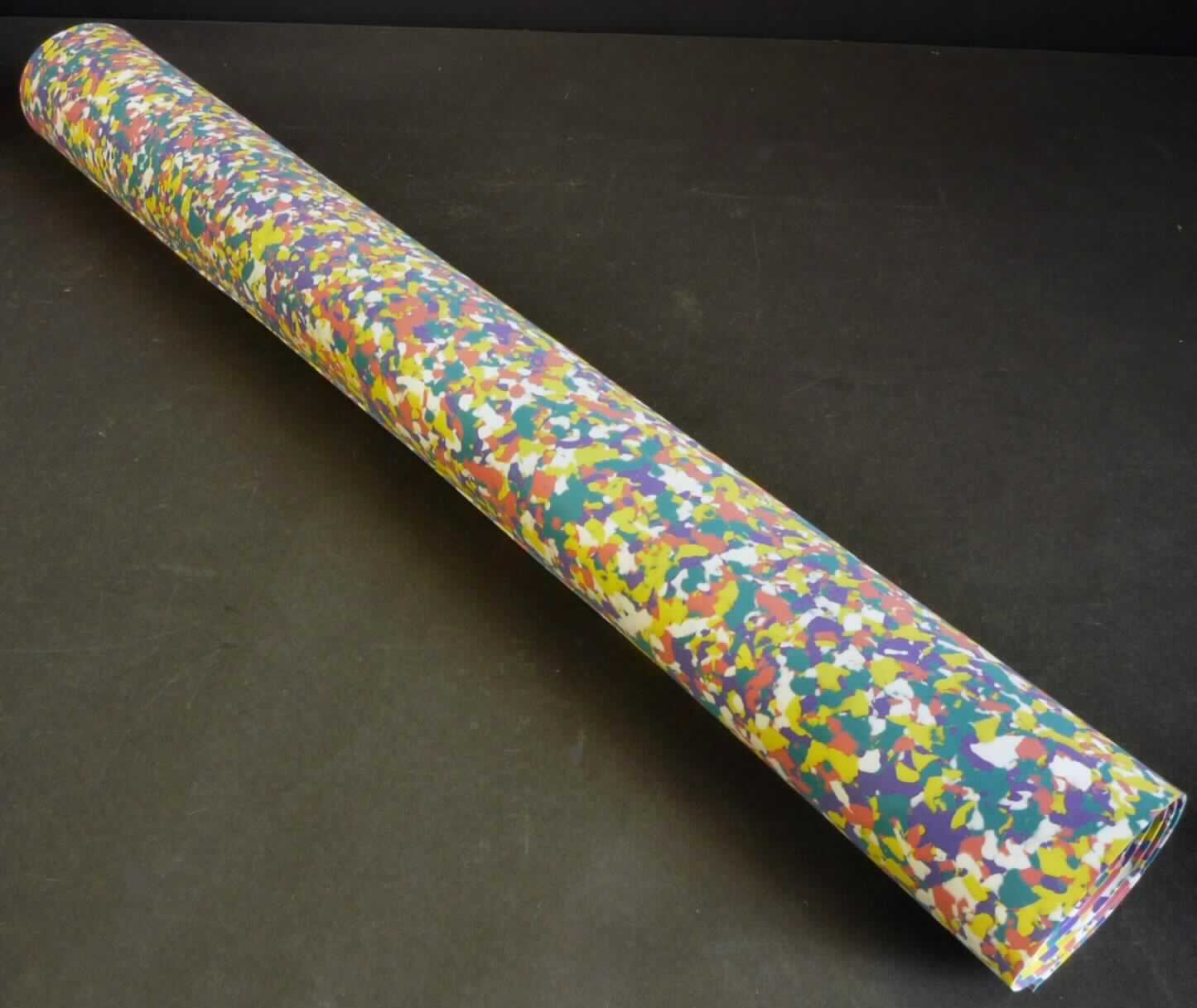 Angaben des Antragstellers:
Colorfoam
PE-Schaumstoff, für Polsterungen im Orthesen- und Einlagenbau, Verformungstemperatur ca. 135 °C, tiefziehfähig, nicht schrumpfend, gute Rückstellkraft
Einfarbig: zwischen 40-45° Shore A, je nach Farbe und Materialstärke
Multicolor: zwischen 30-35° Shore A, je nach Farbe und Materialstärke

Untersuchungsergebnisse an einem Warenmuster:
Rechteckiger Abschnitt einer bunt gefleckten, zelligen, flexiblen Kunststoffmatte (Dicke: ca. 2 mm).

Befund:
Es liegt ein Flacherzeugnis aus Zellkunststoff (Polyethylen) im Sinne der Position 3921 vor.