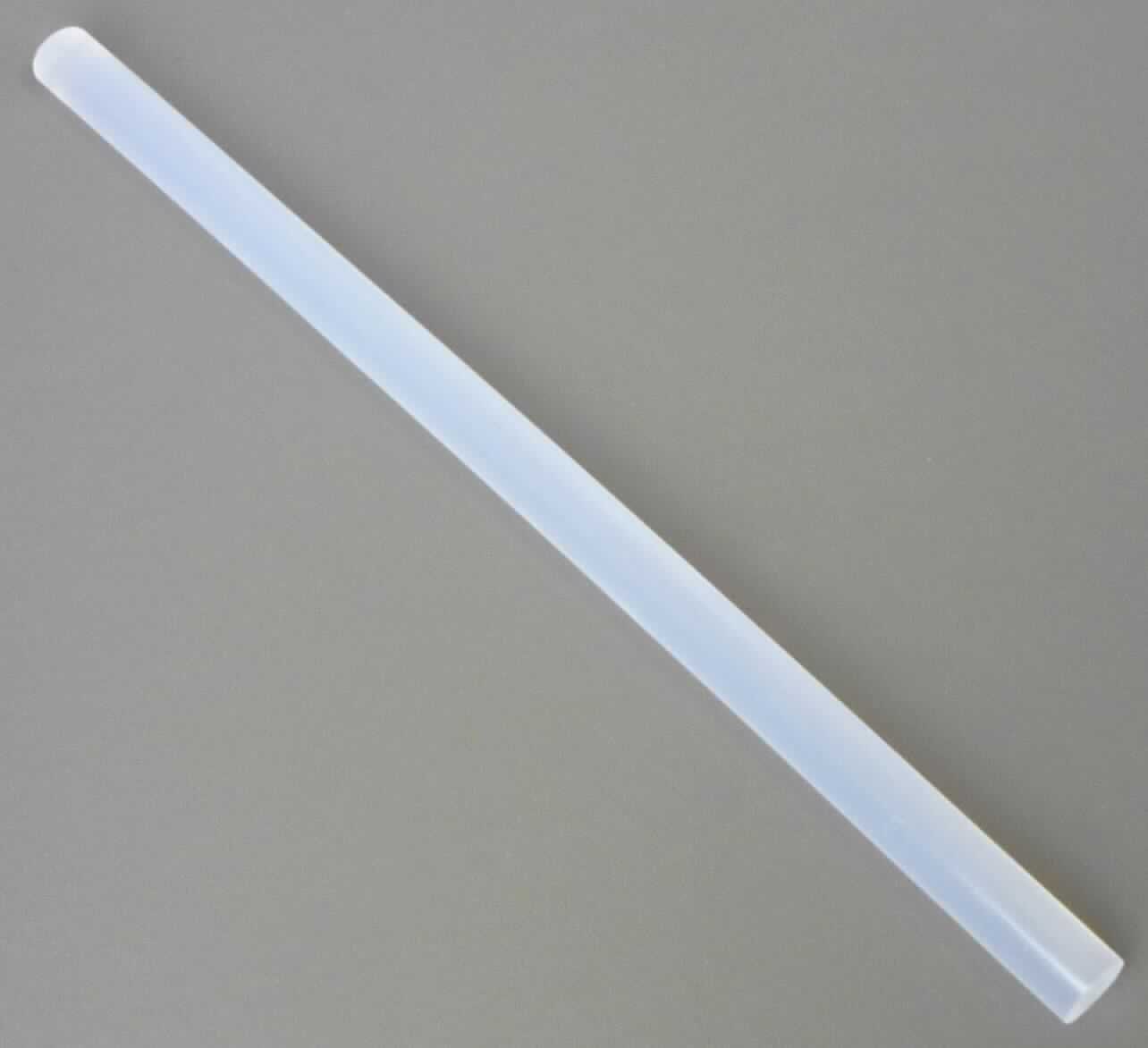 Angaben des Antragstellers:
Klebestifte für die Verwendung mit Heißklebepistolen

Feststellungen an einem Warenmuster:
Es wurde ein leicht violett schimmernder, transparenter, elastischer Stab (Länge: ca. 15 cm; Durchmesser: ca. 0,7 cm) vorgelegt. Nach Auskunft des Antragstellers und einer vorgelegten Abbildung sind jeweils 50 Stück der Klebestifte in einer bunt bedruckten Pappfaltschachtel in Aufmachung für den Einzelverkauf verpackt (Aufdruck auszugsweise: "Heißklebestifte").

Befund:
Es liegt ein zur Verwendung als Klebstoff geeignetes Erzeugnis in Aufmachung für den Einzelverkauf mit einem Gewicht des Inhalts von weniger als 1 kg im Sinne der Unterposition (KN) 3506 1000 vor.