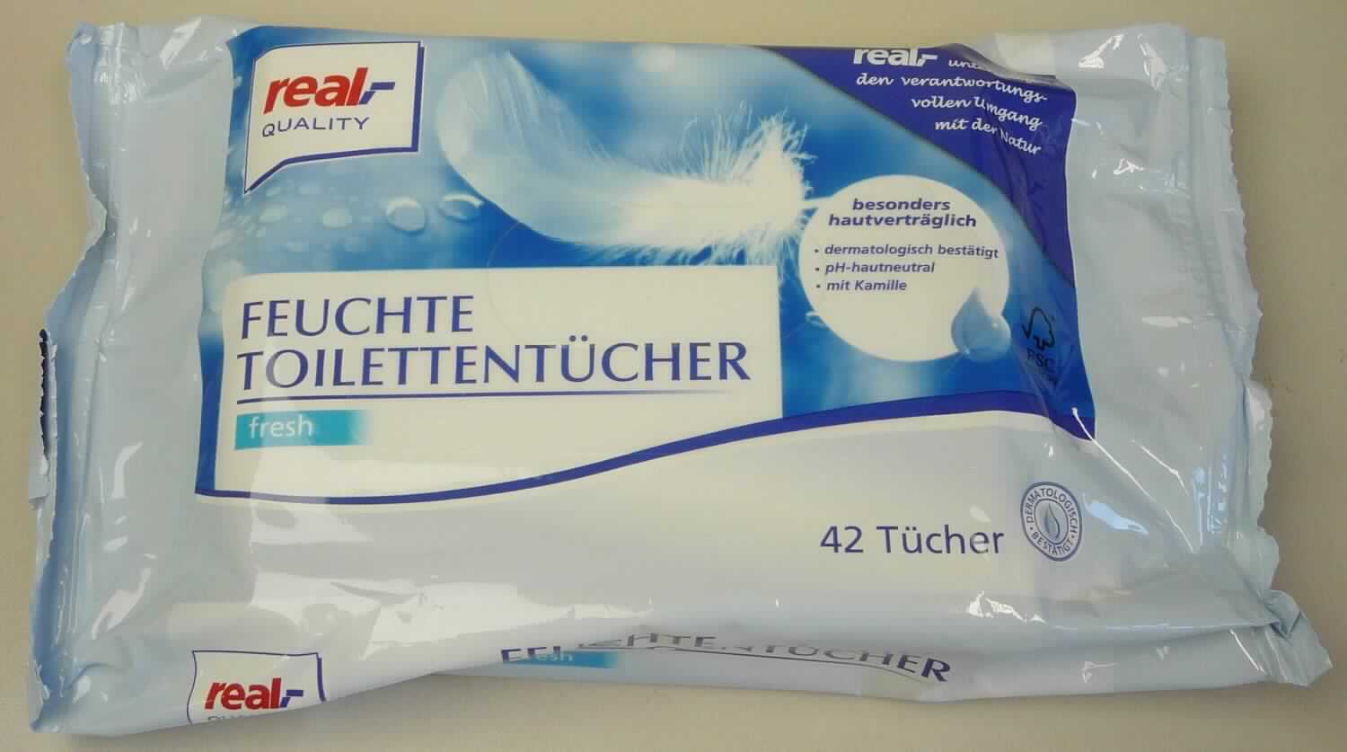 Angaben:
Feuchtes Toilettenpapier fresh; 42 Tücher pro Packung; Tücher getränkt mit einer Mischung aus Wasser, Reinigungsmitteln, Hautpflegemitteln, Duftstoffen, Konservierungsmitteln und weiteren Bestandteilen.
 
Warenbeschaffenheit:
Weiße, feuchte, duftende, reinigende Vliestücher (Abmessung: ca. 20 x 10,5 cm), umverpackt in einem wiederverschließbaren Kunststoffbeutel.

Befund:
Vliesstoffe mit Reinigungsmitteln getränkt, zur Körperpflege.
Da die Reinigungstücher mit Reinigungsmittel getränkt sind, das der Ware den wesentlichen Charakter verleiht, ist die Ware in die Position 3401 einzureihen.
